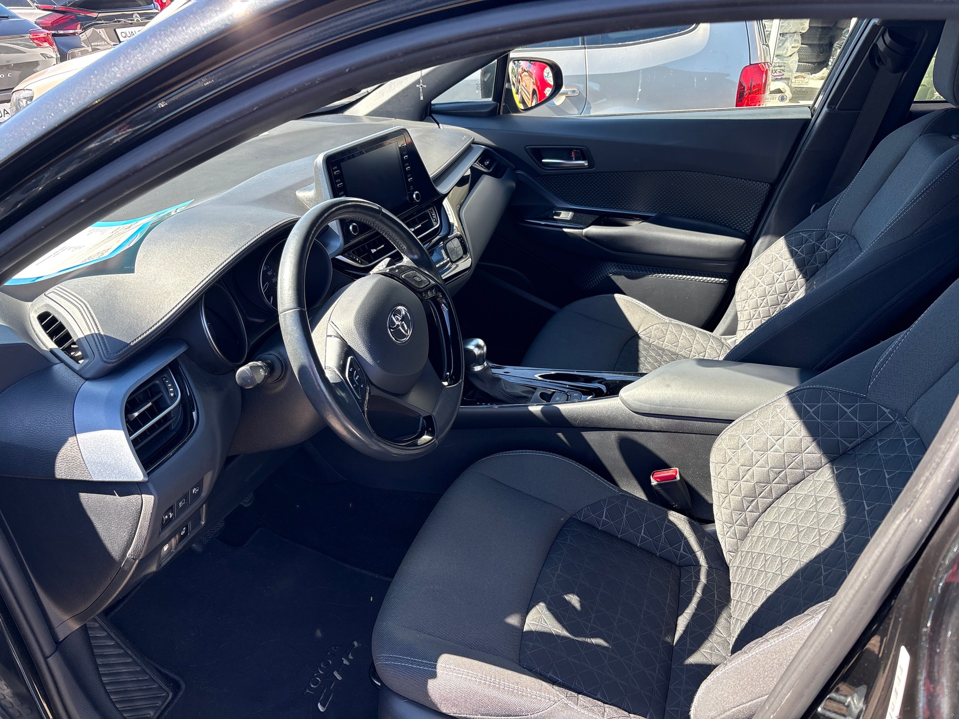 TOYOTA C-HR 1.8 HSD CVT Comfort-image-6