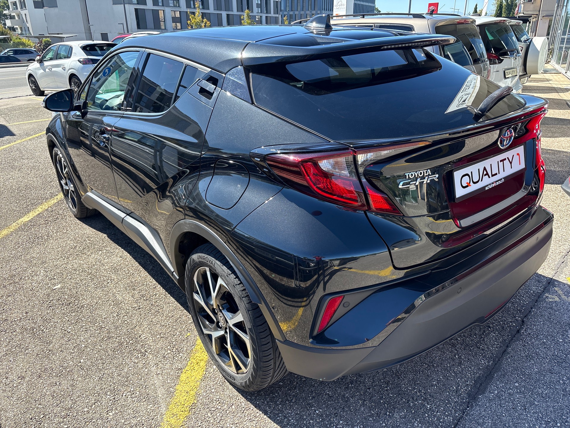 TOYOTA C-HR 1.8 HSD CVT Comfort-image-4