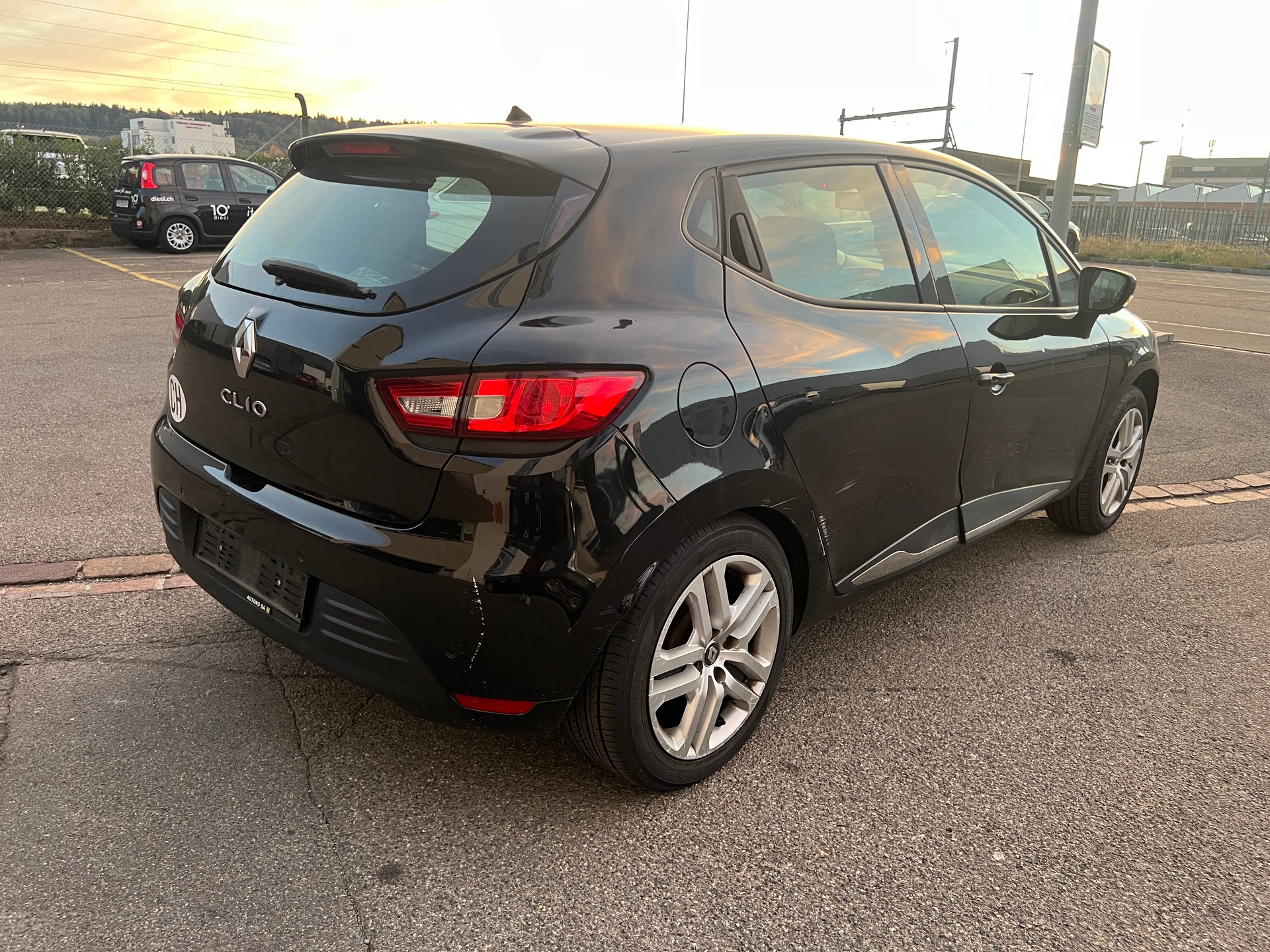RENAULT Clio 1.2 16V Life-image-4