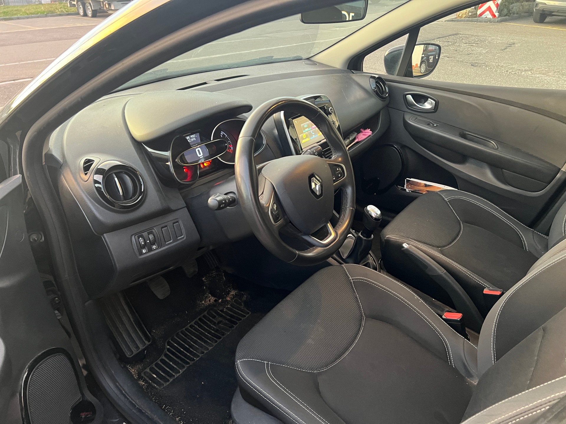 RENAULT Clio 1.2 16V Life-image-12