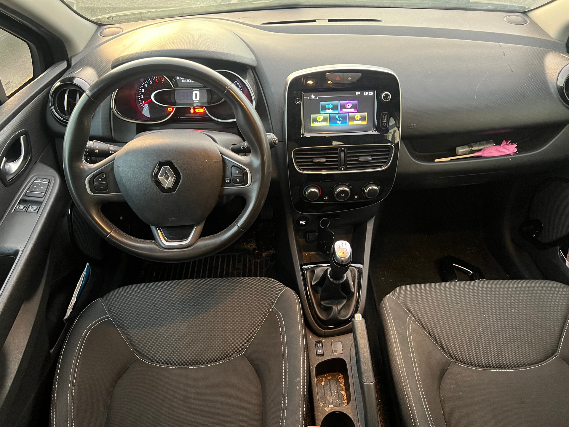RENAULT Clio 1.2 16V Life-image-11
