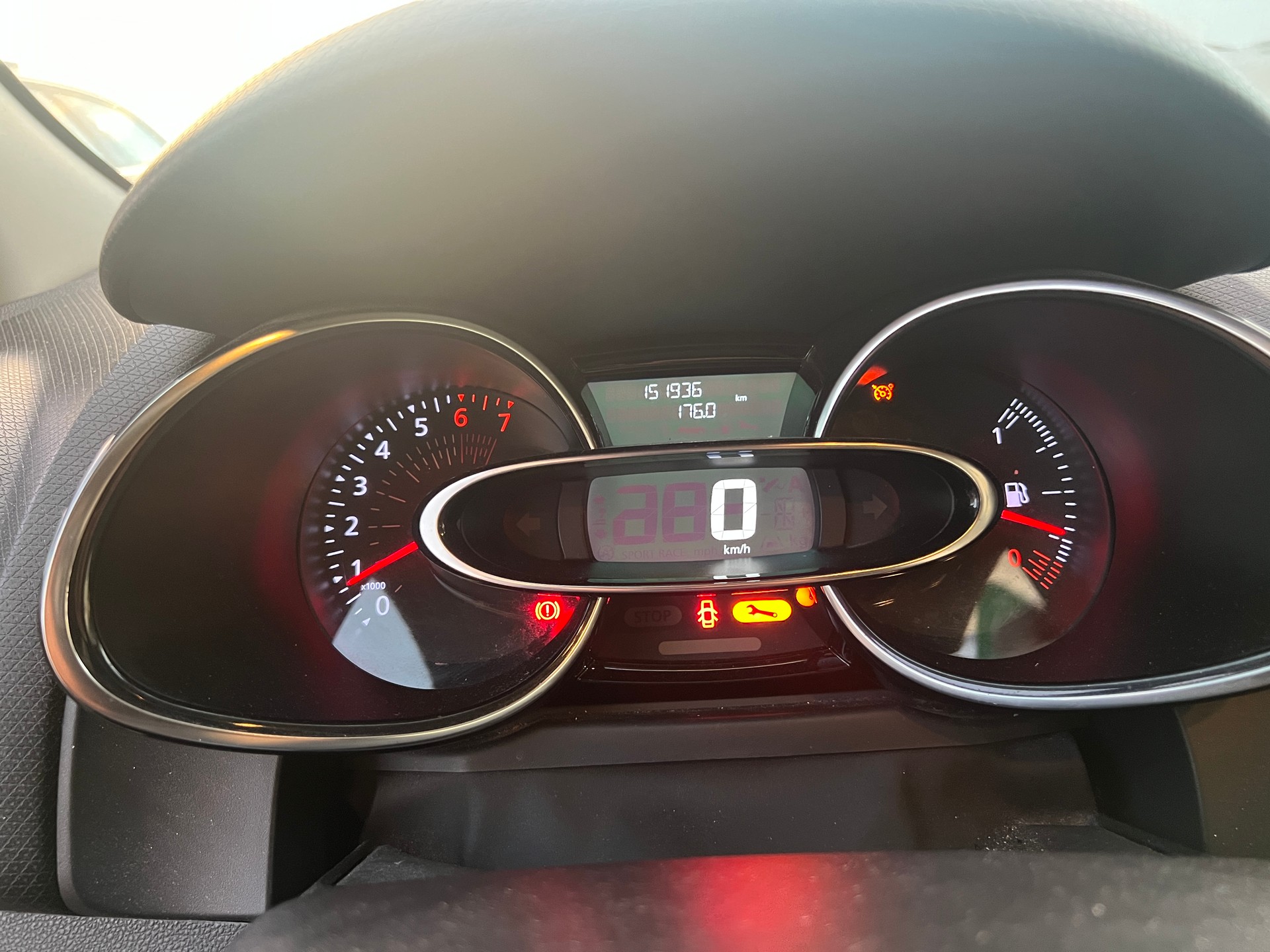 RENAULT Clio 1.2 16V Life-image-13