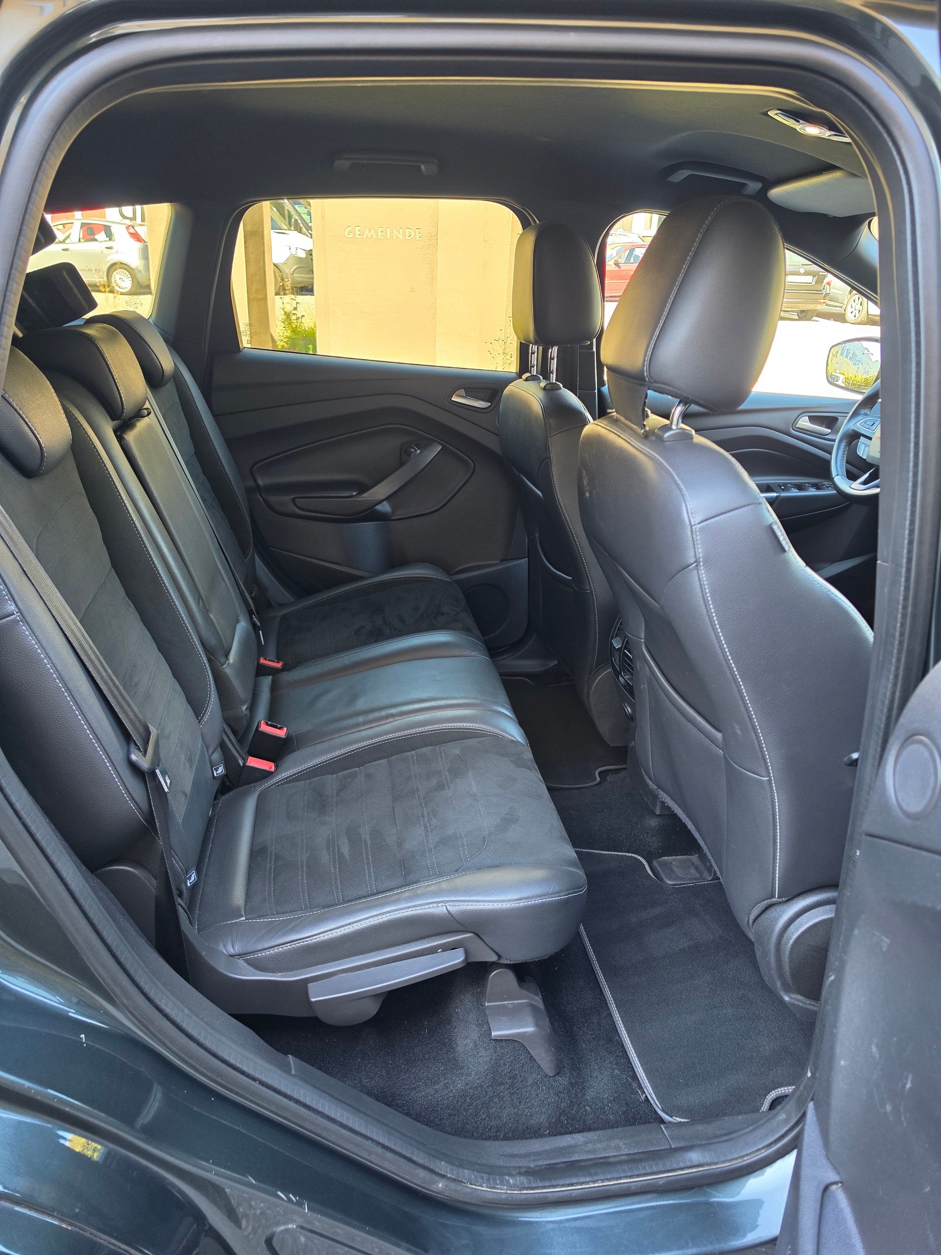 FORD Kuga 2.0 TDCi ST Line 4WD PowerShift-image-10