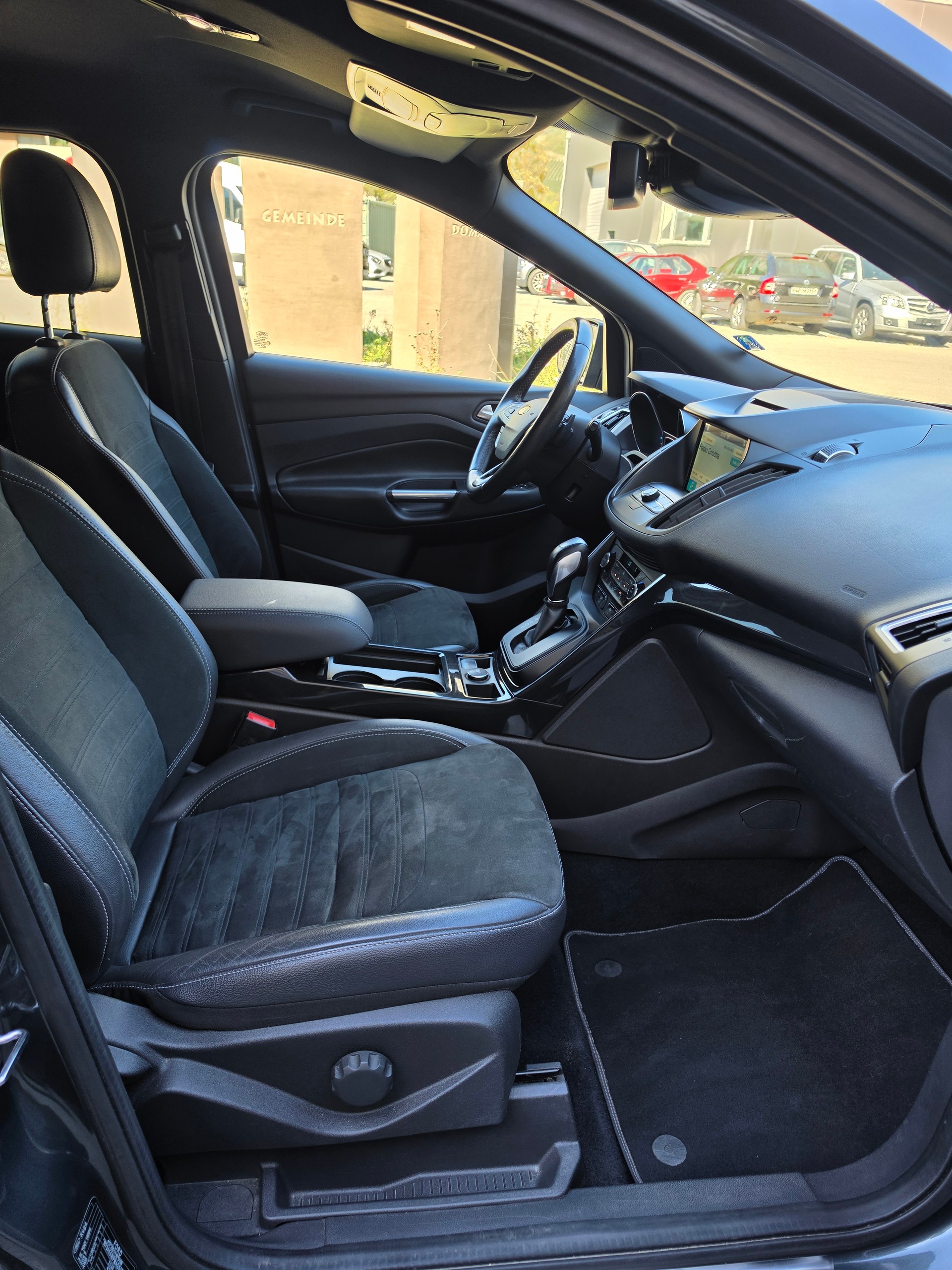 FORD Kuga 2.0 TDCi ST Line 4WD PowerShift-image-11