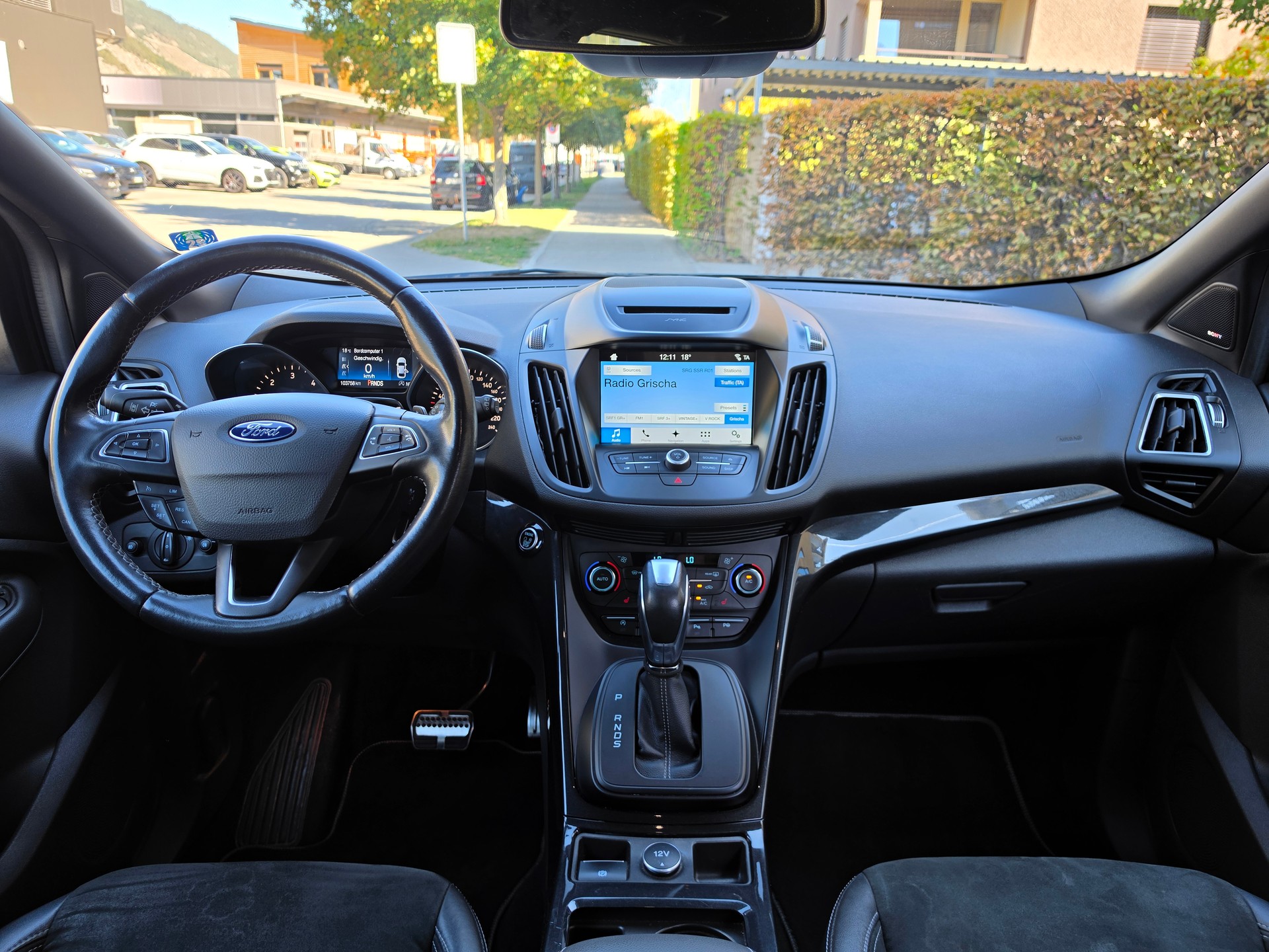 FORD Kuga 2.0 TDCi ST Line 4WD PowerShift-image-12