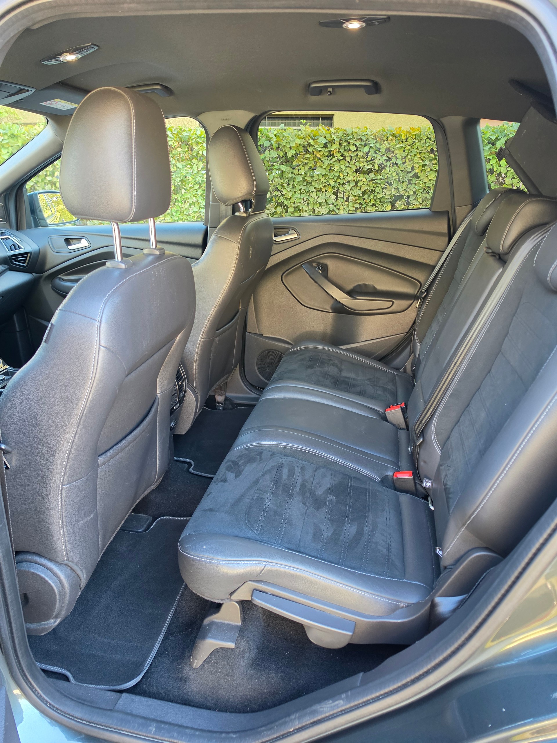 FORD Kuga 2.0 TDCi ST Line 4WD PowerShift-image-9