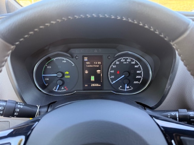 TOYOTA Yaris 1.5 VVT-i Hybrid Comfort e-CVT-image-5