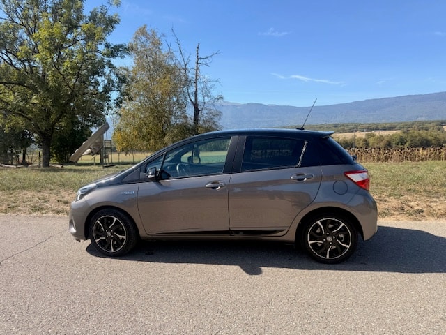 TOYOTA Yaris 1.5 VVT-i Hybrid Comfort e-CVT-image-4