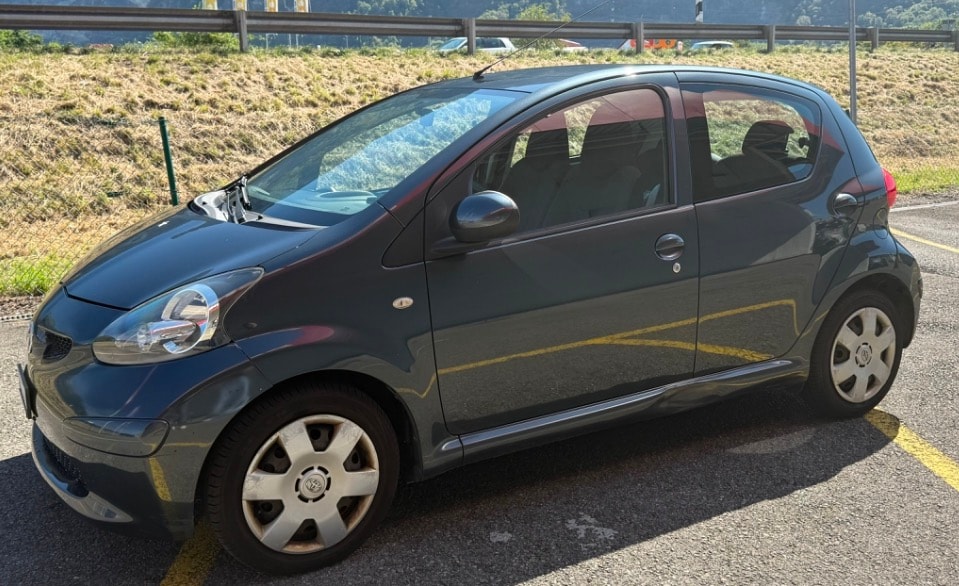 TOYOTA Aygo 1.0-image-1