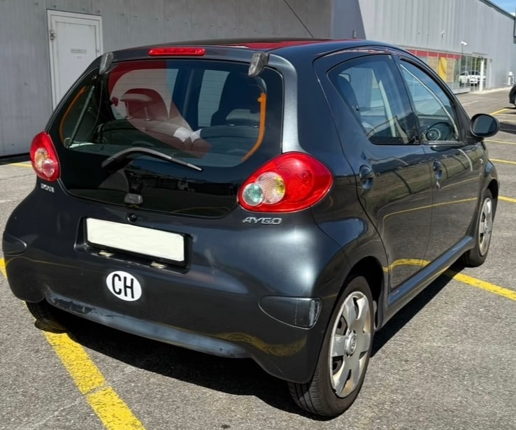 TOYOTA Aygo 1.0-image-3