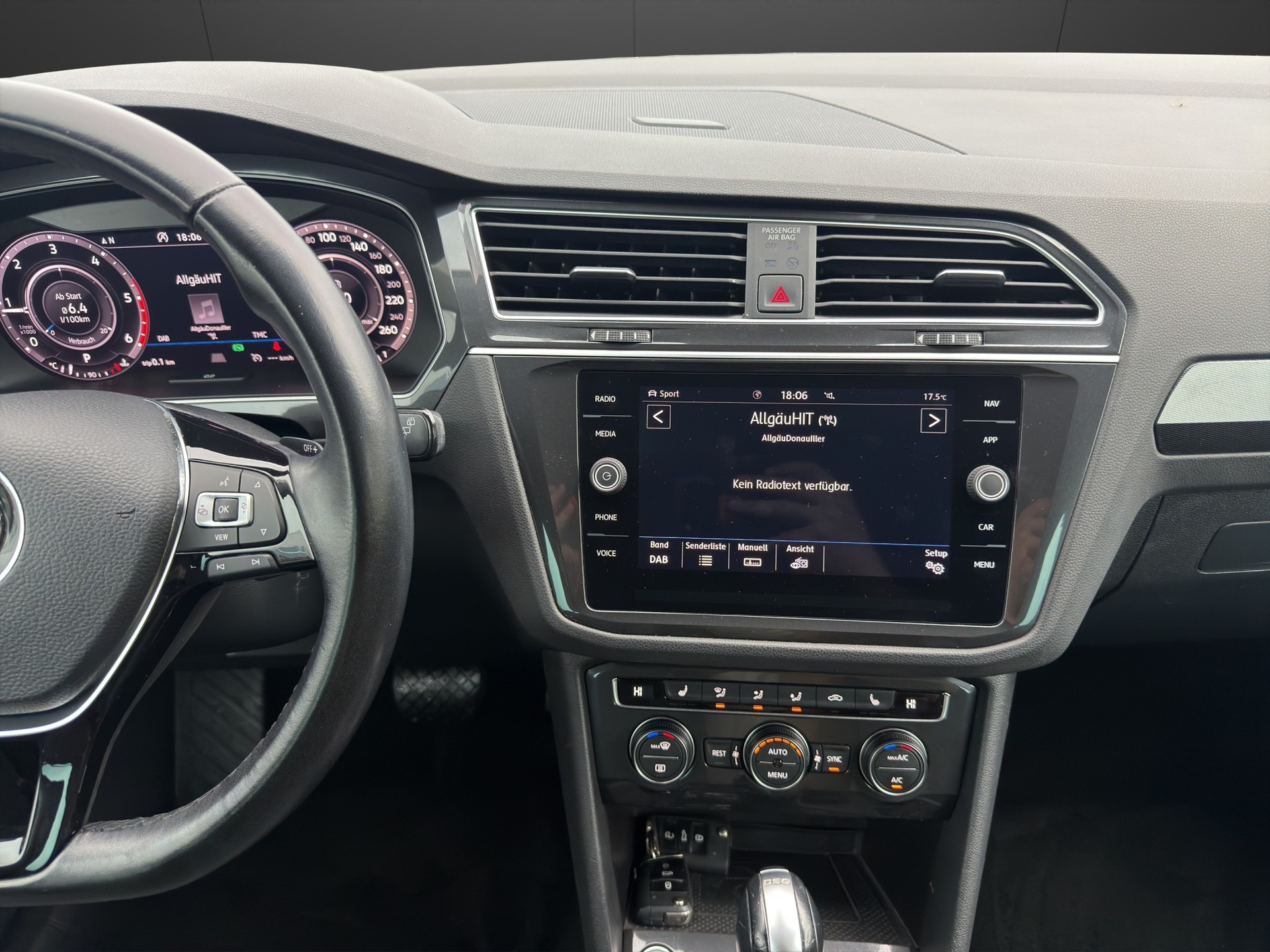 VW Tiguan 2.0 TDI SCR Comfortline 4Motion DSG-image-12