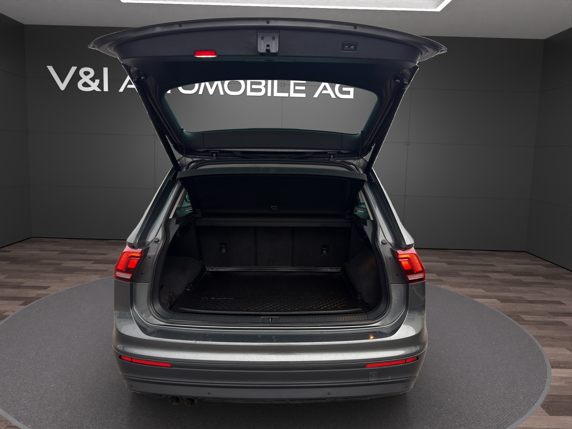 VW Tiguan 2.0 TDI SCR Comfortline 4Motion DSG-image-23
