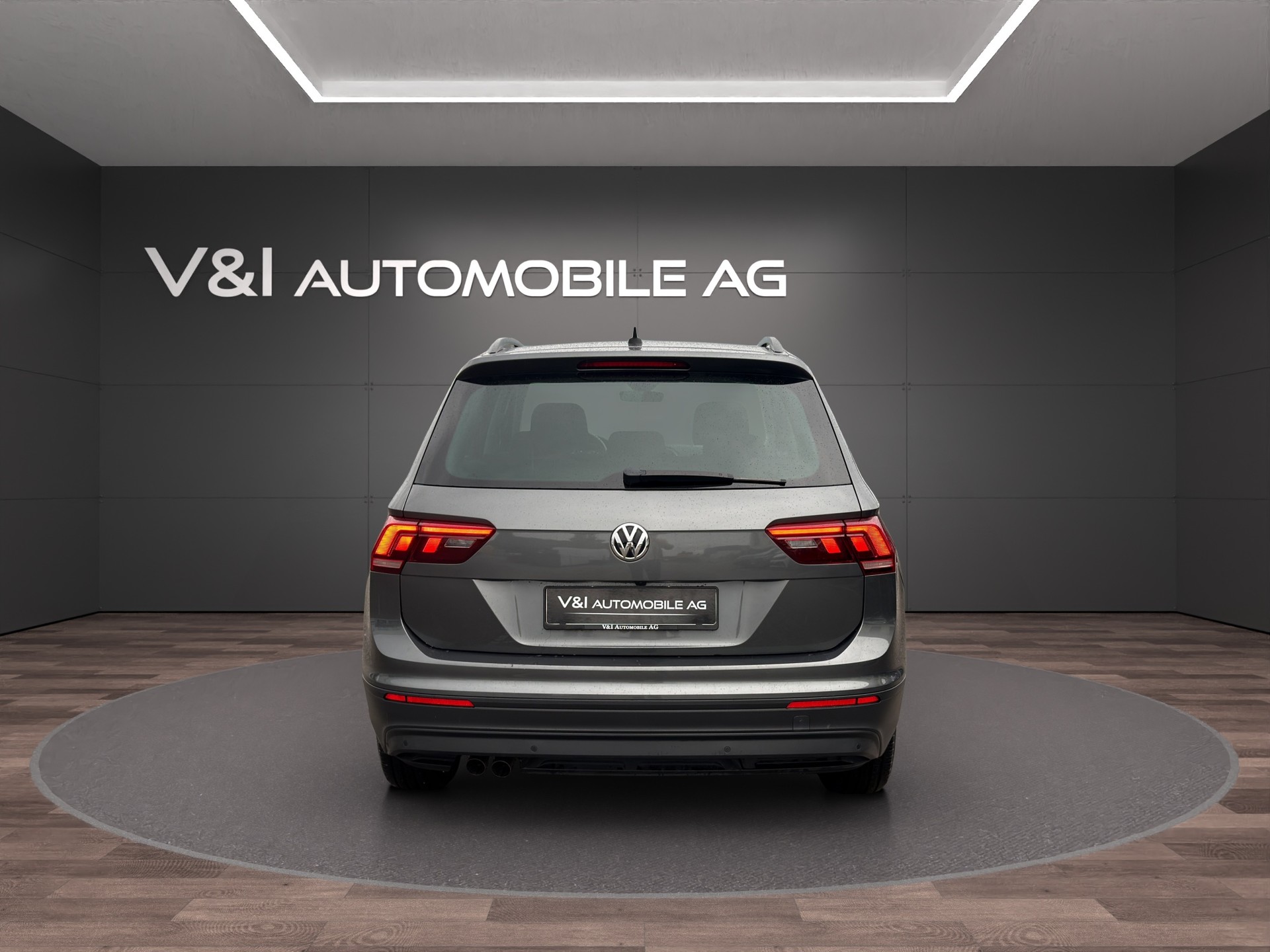 VW Tiguan 2.0 TDI SCR Comfortline 4Motion DSG-image-5