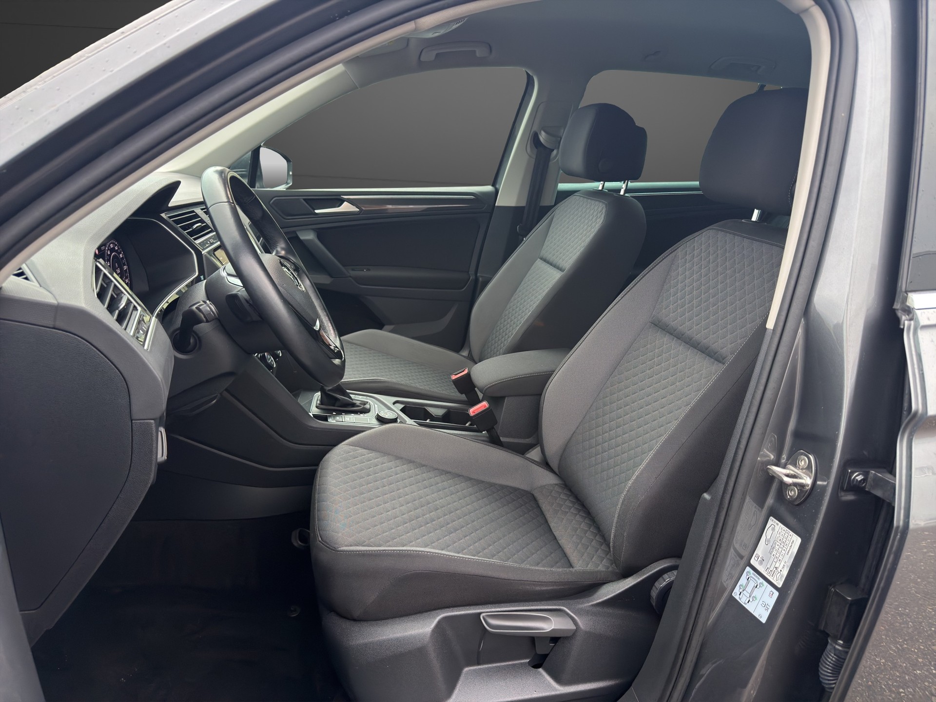 VW Tiguan 2.0 TDI SCR Comfortline 4Motion DSG-image-21