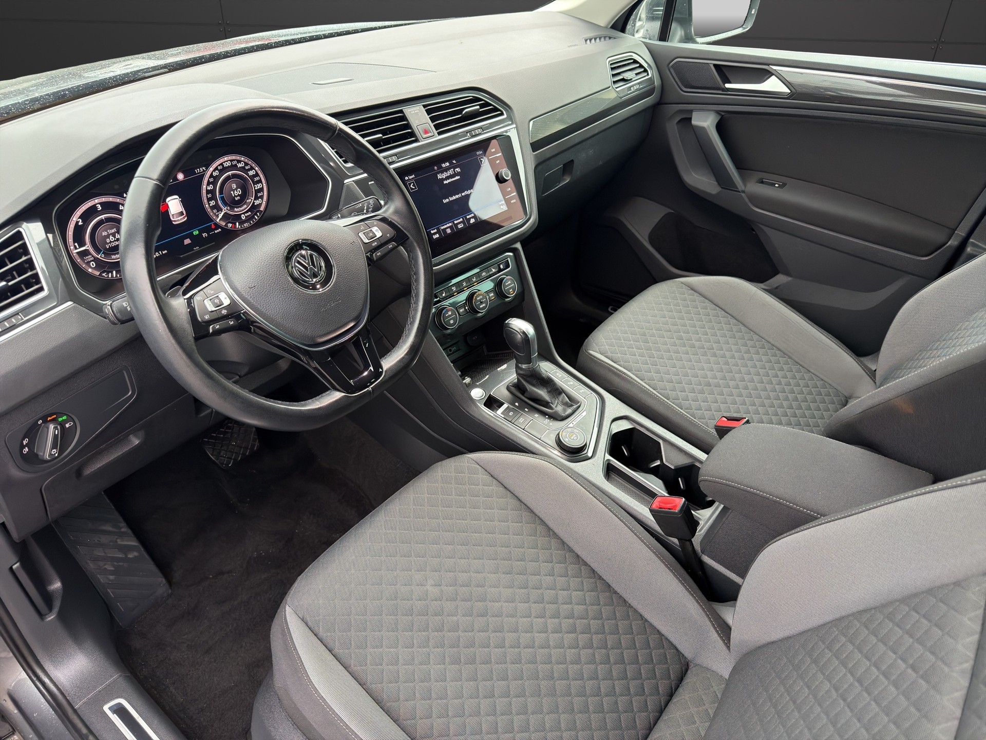 VW Tiguan 2.0 TDI SCR Comfortline 4Motion DSG-image-9
