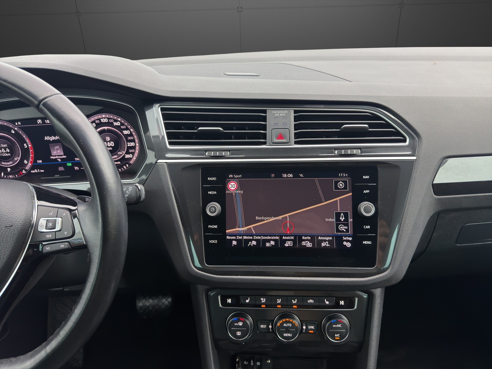 VW Tiguan 2.0 TDI SCR Comfortline 4Motion DSG-image-13
