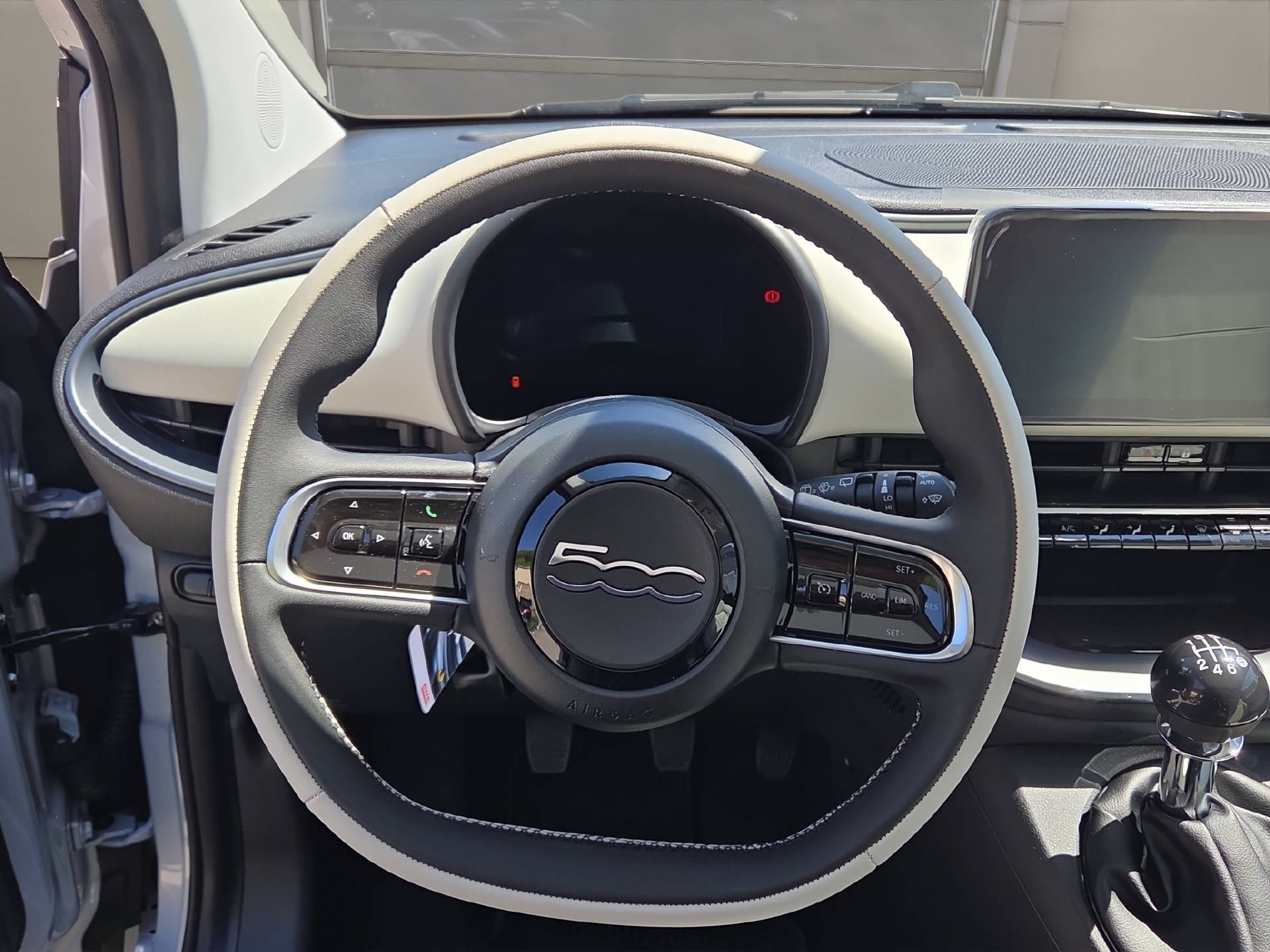 FIAT 500 1.0 Hybrid La Prima-image-9