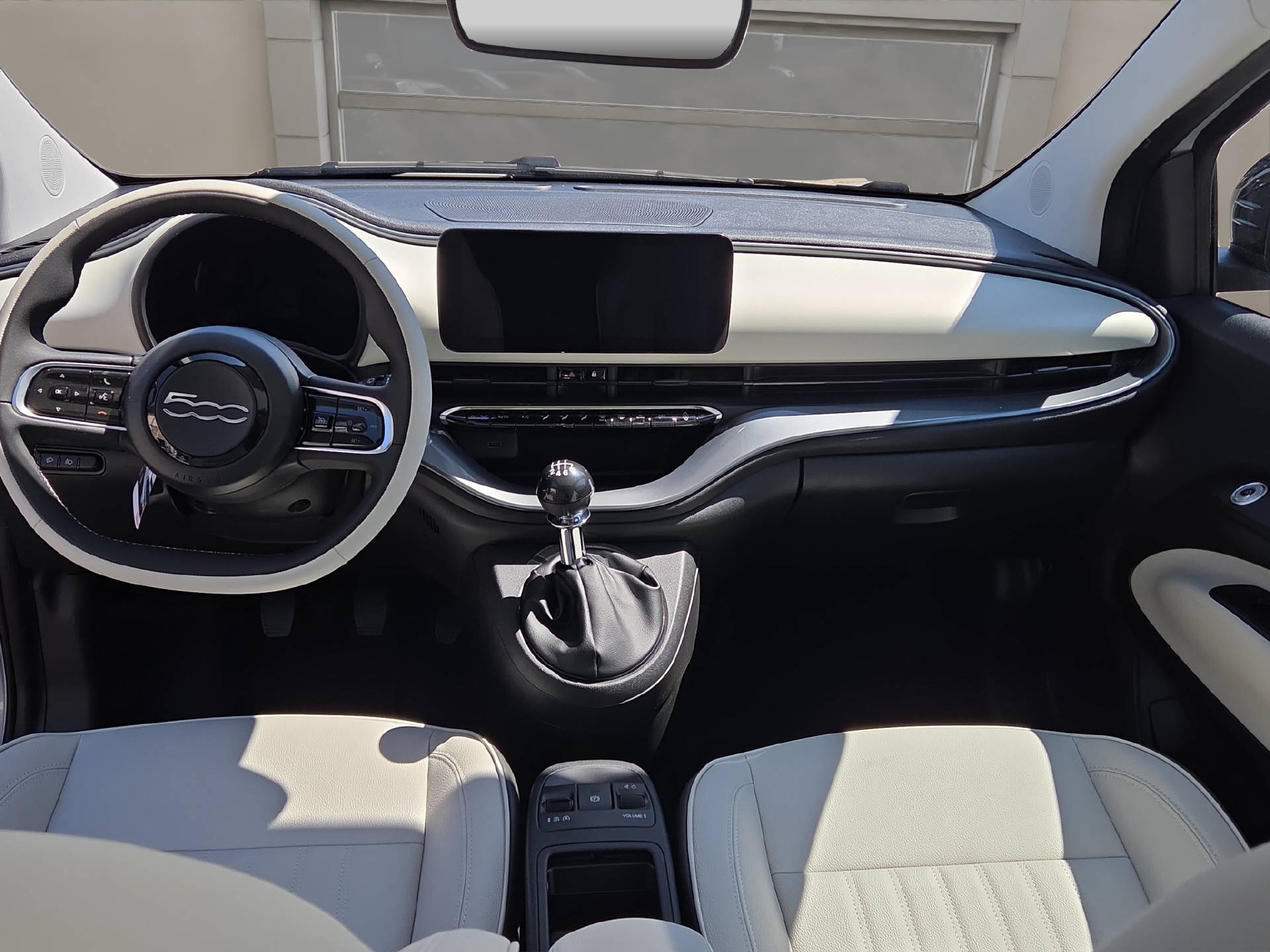 FIAT 500 1.0 Hybrid La Prima-image-12