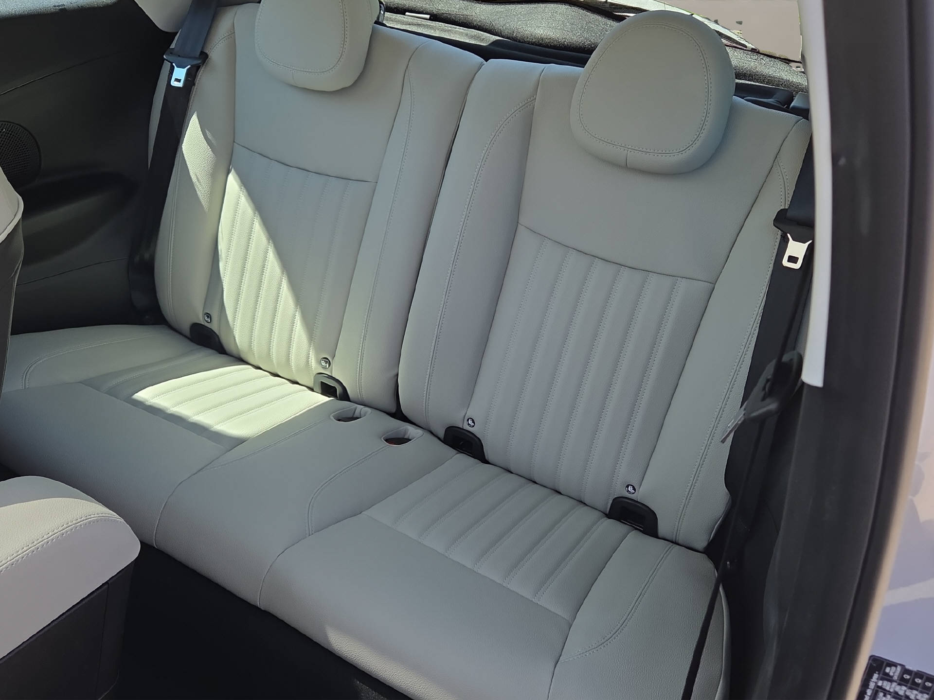 FIAT 500 1.0 Hybrid La Prima-image-11