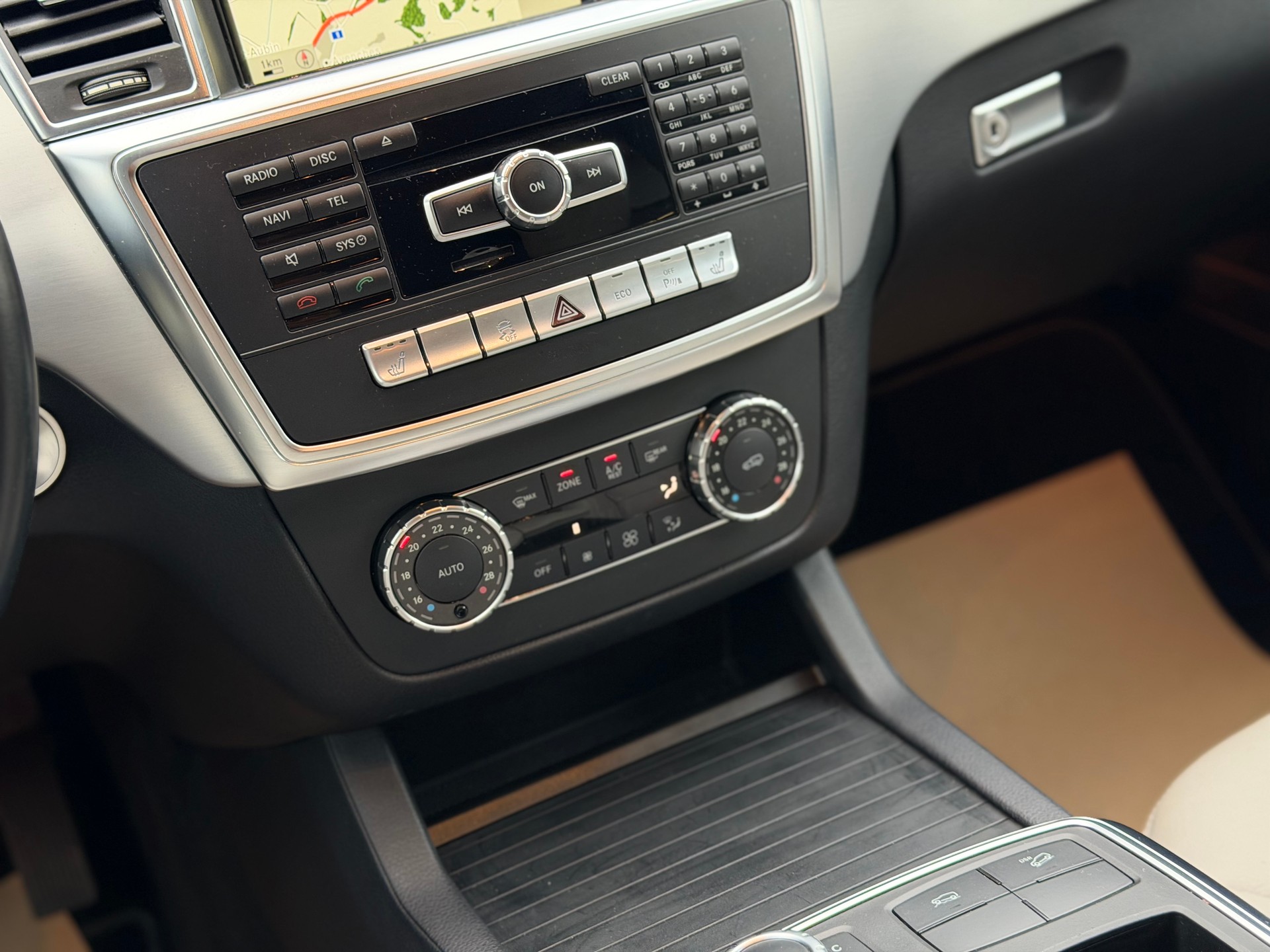 MERCEDES-BENZ ML 350 BlueTEC Executive 4Matic AHK 3.5T-image-18