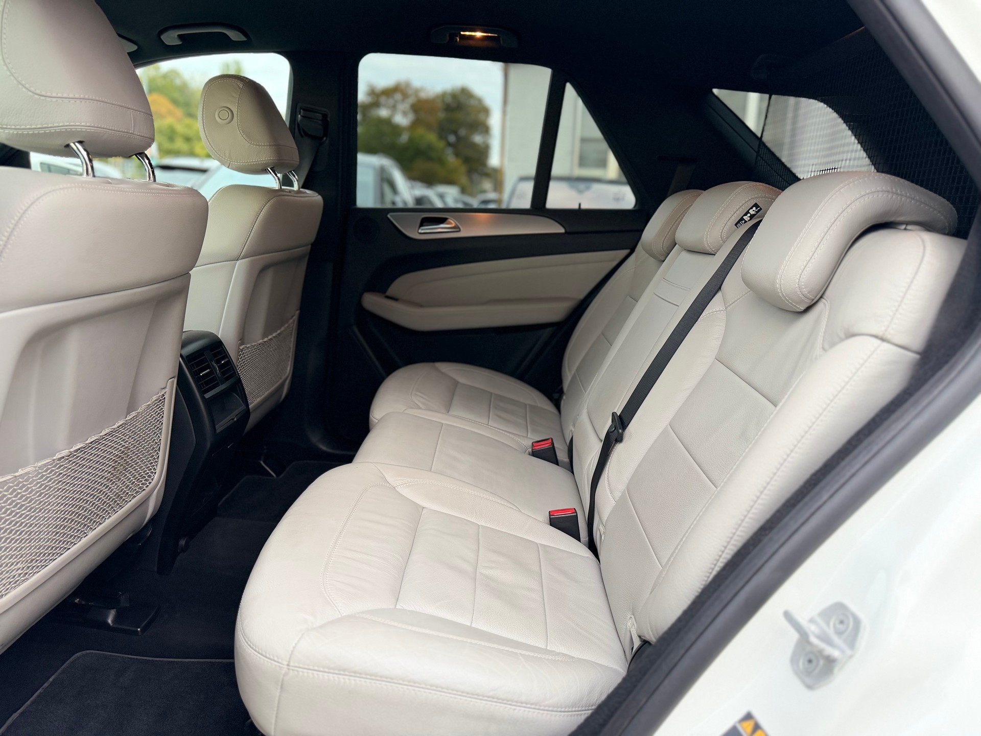 MERCEDES-BENZ ML 350 BlueTEC Executive 4Matic AHK 3.5T-image-11