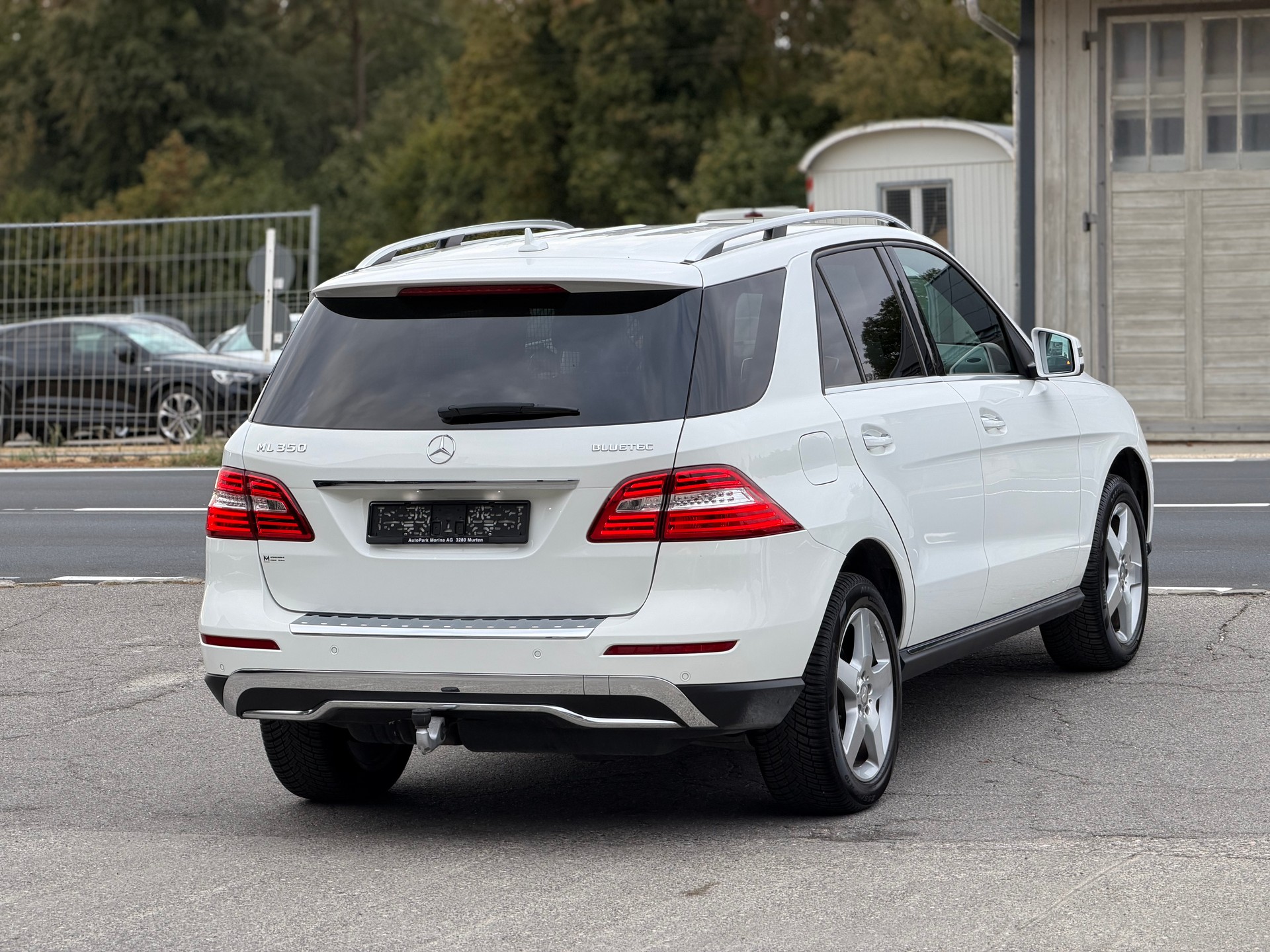 MERCEDES-BENZ ML 350 BlueTEC Executive 4Matic AHK 3.5T-image-4