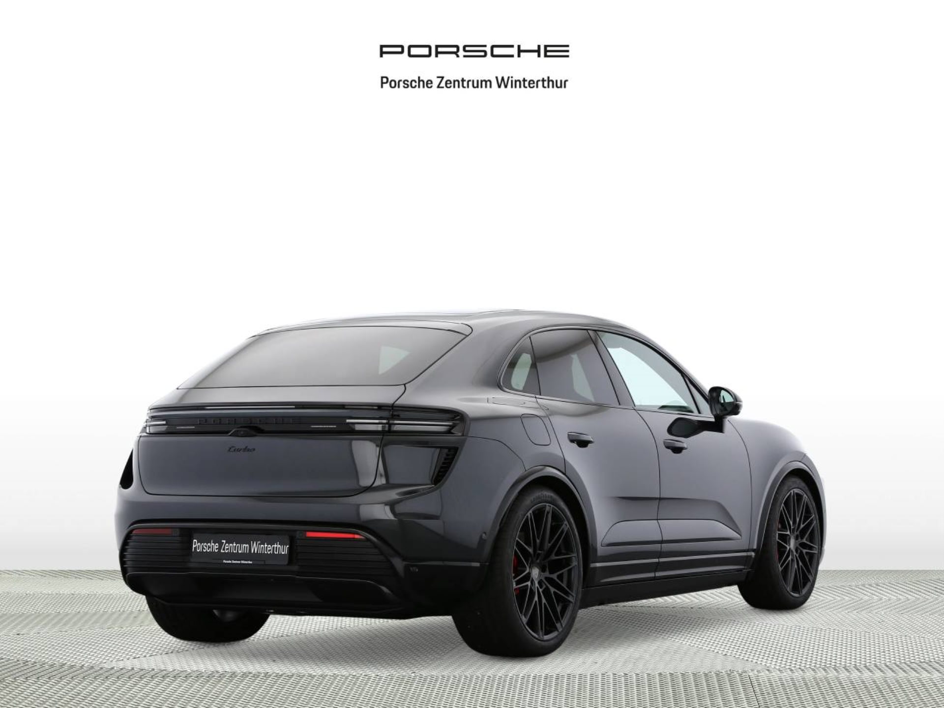 PORSCHE Macan Turbo-image-2