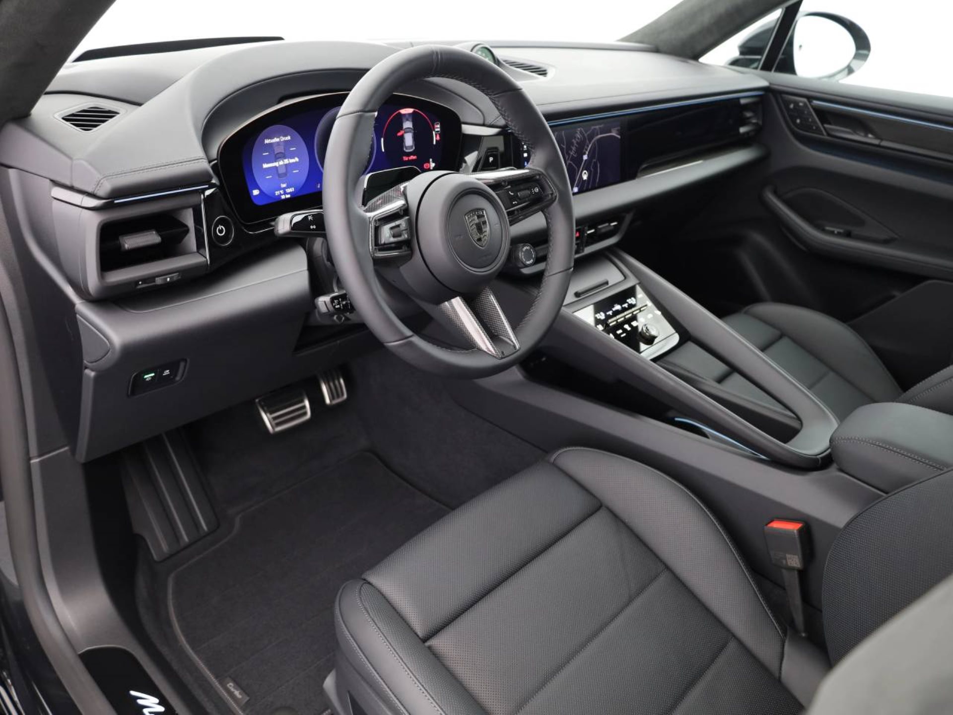 PORSCHE Macan Turbo-image-3