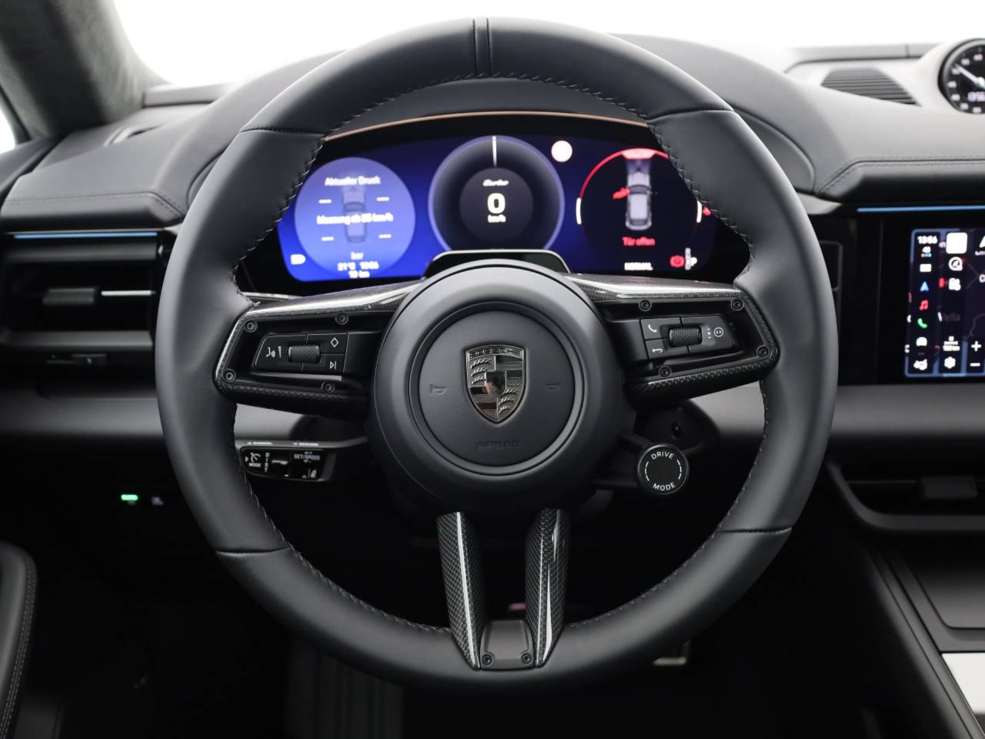 PORSCHE Macan Turbo-image-9