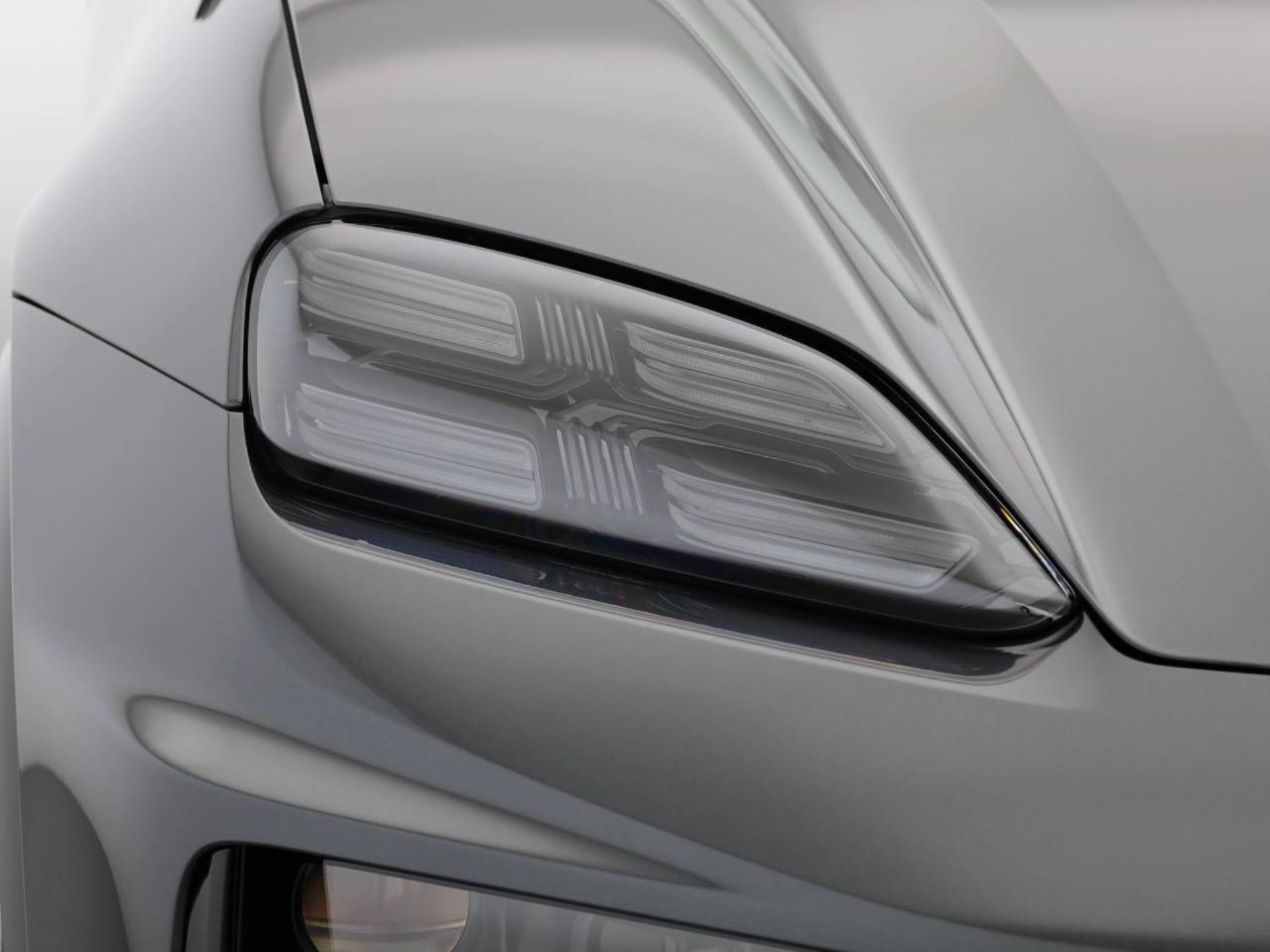 PORSCHE Macan Turbo-image-7