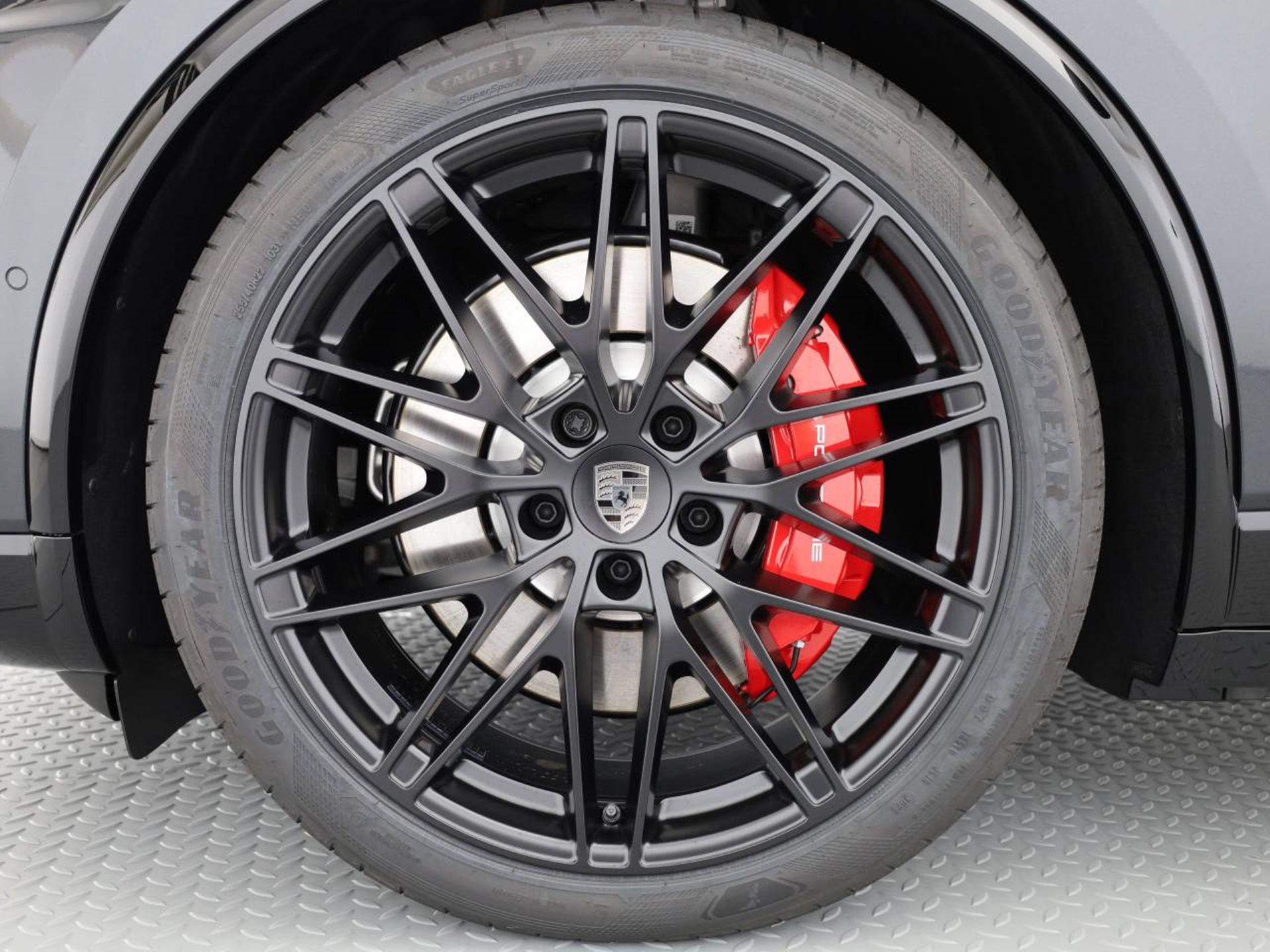 PORSCHE Macan Turbo-image-8