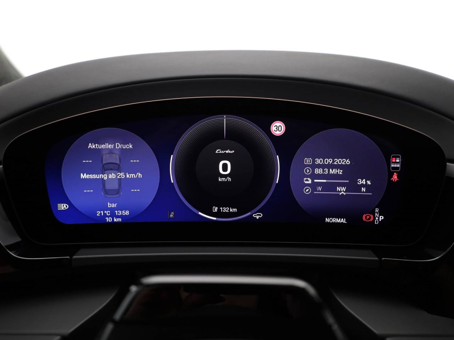 PORSCHE Macan Turbo-image-10