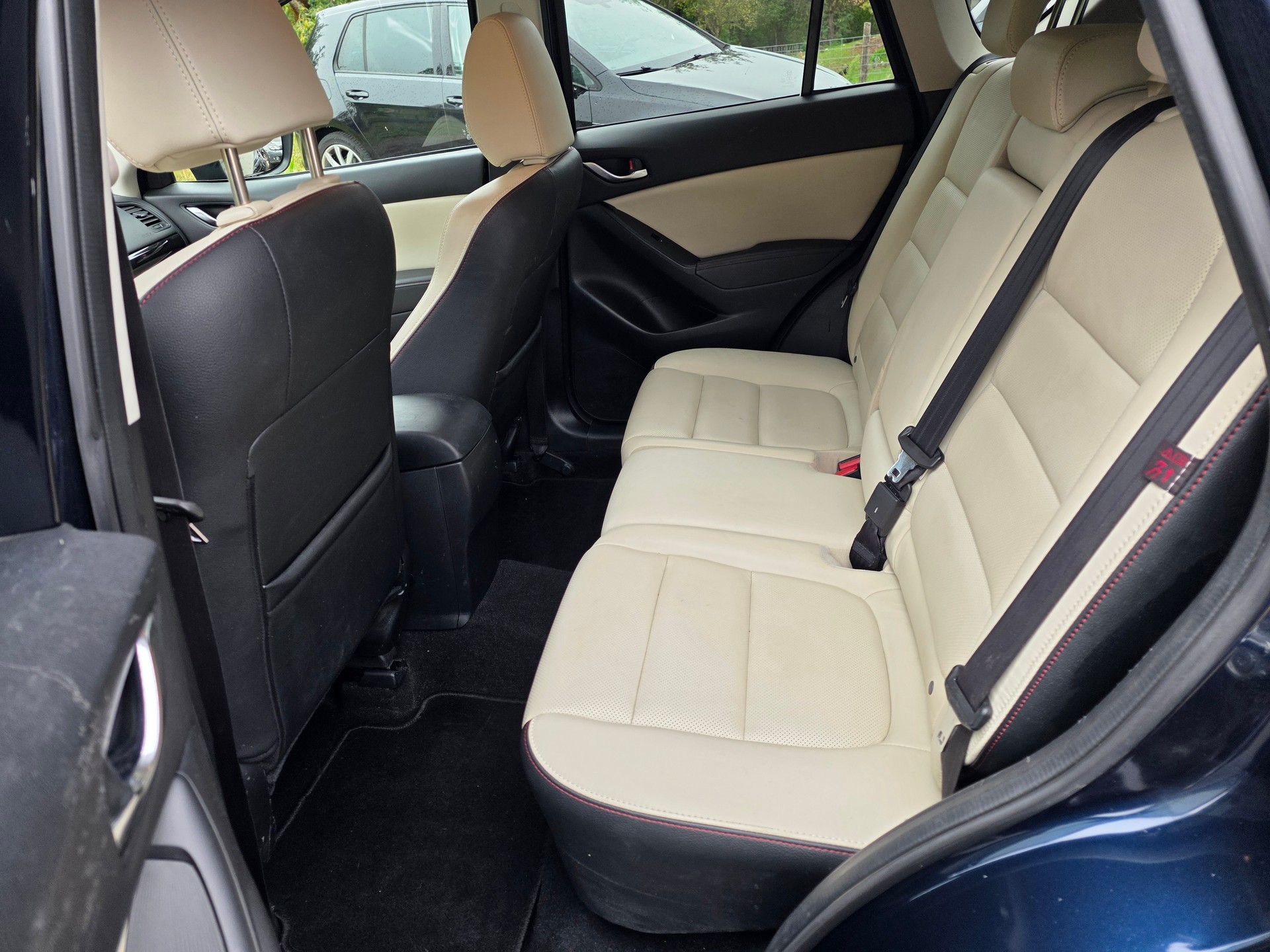 MAZDA CX-5 2.2 D HP Revolution AWD Automatic-image-11