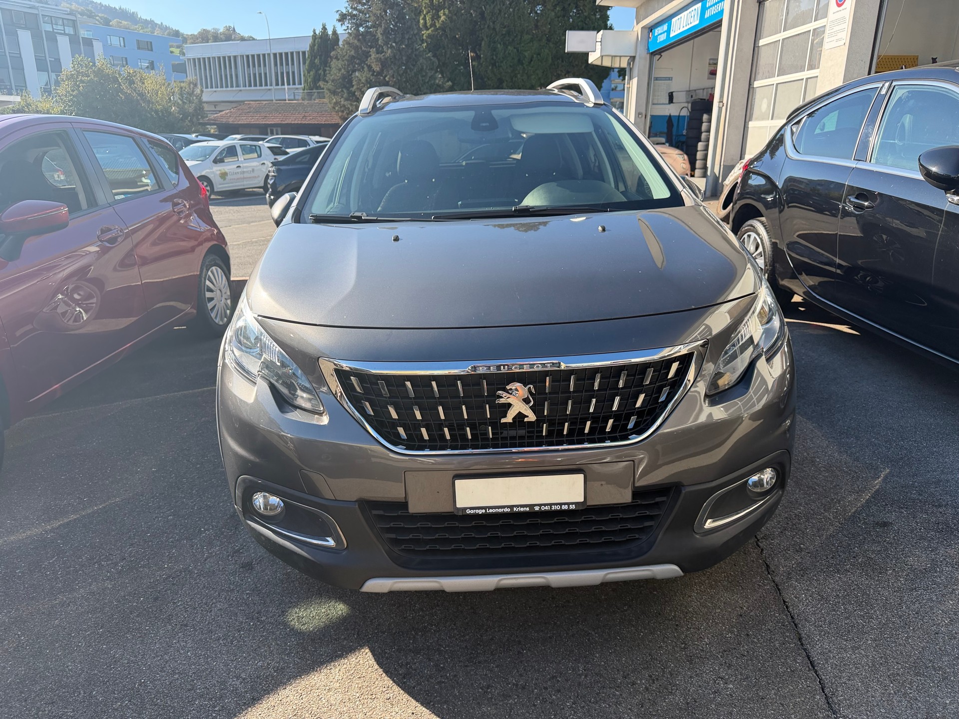 PEUGEOT 2008 1.2 PureTech Style EAT6-image-0