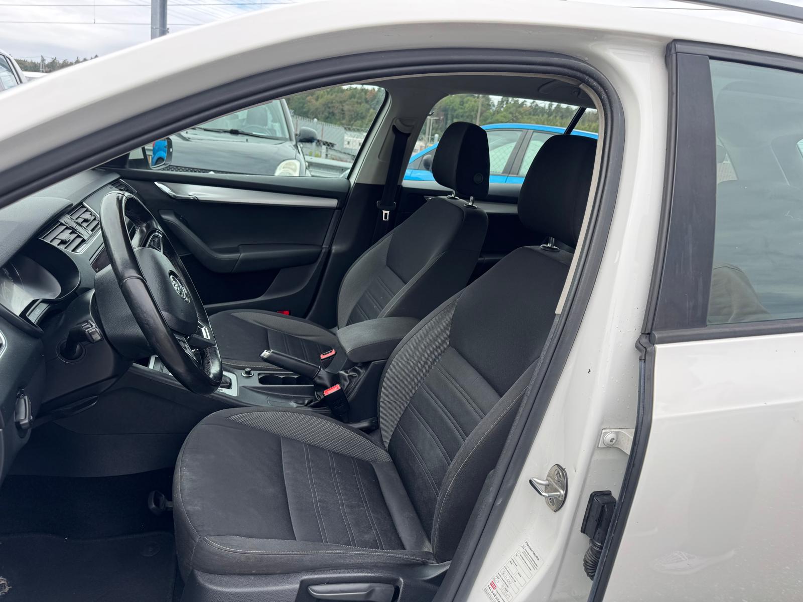 SKODA Octavia Combi 1.4 TSI Swiss Line 25 DSG-image-7