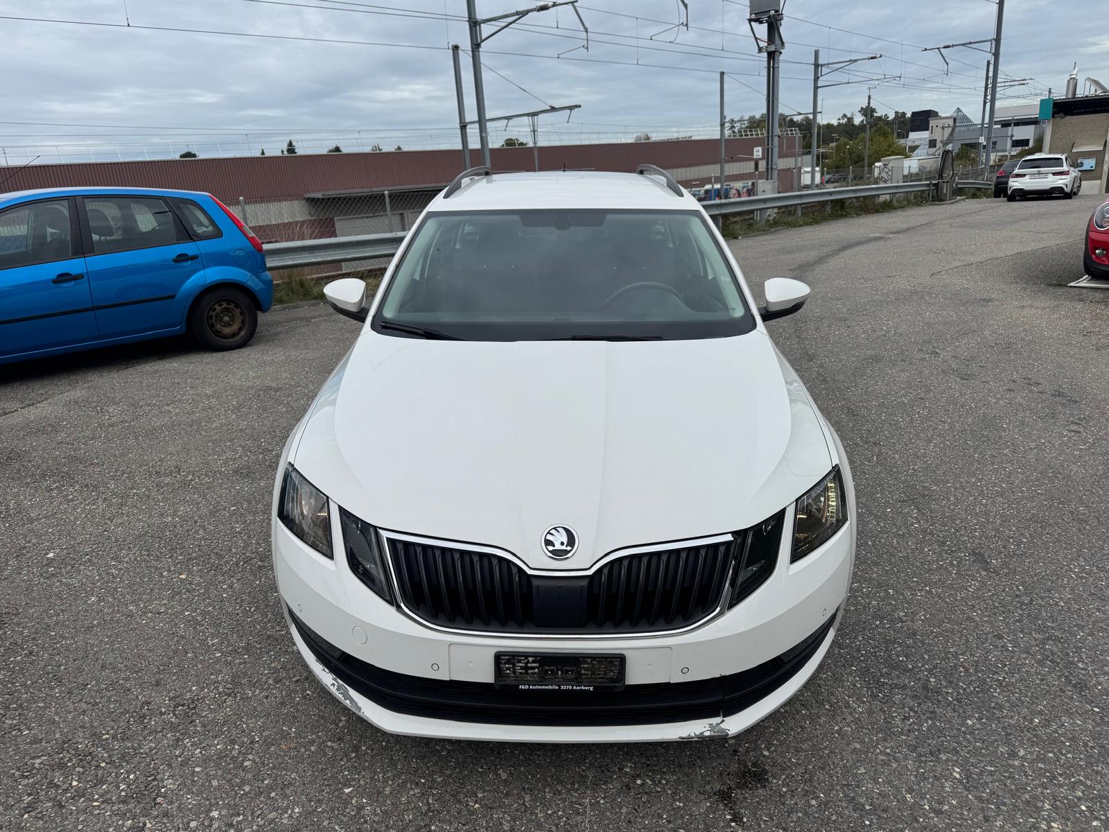 SKODA Octavia Combi 1.4 TSI Swiss Line 25 DSG-image-1