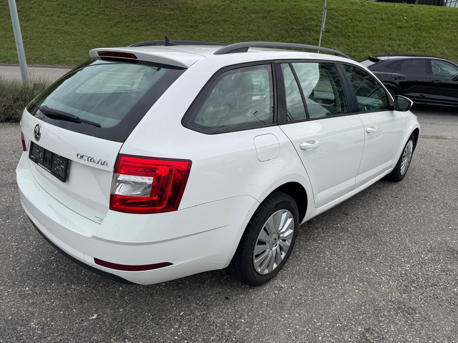 SKODA Octavia Combi 1.4 TSI Swiss Line 25 DSG-image-3