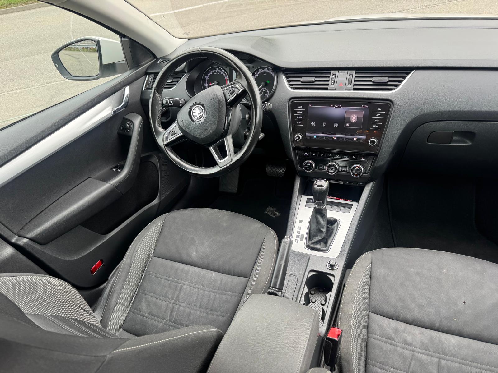 SKODA Octavia Combi 1.4 TSI Swiss Line 25 DSG-image-9