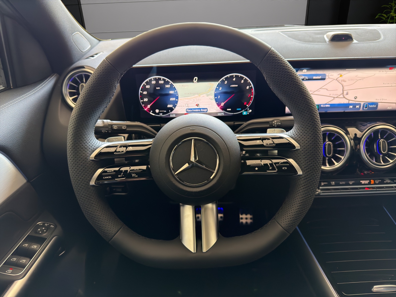 MERCEDES-BENZ GLA 250 4Matic 8G-DCT Swiss Star-image-11