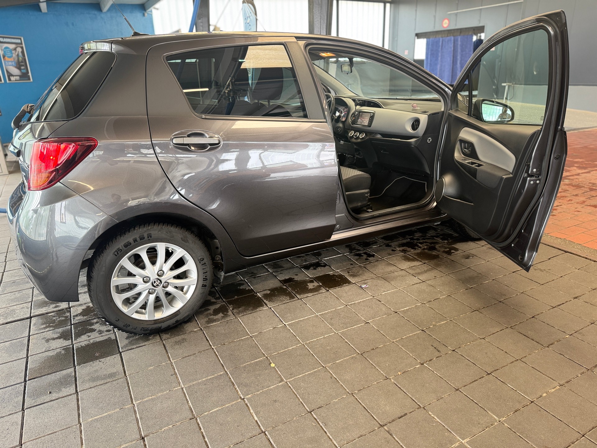 TOYOTA 1.33 VVT-i Trend-image-2