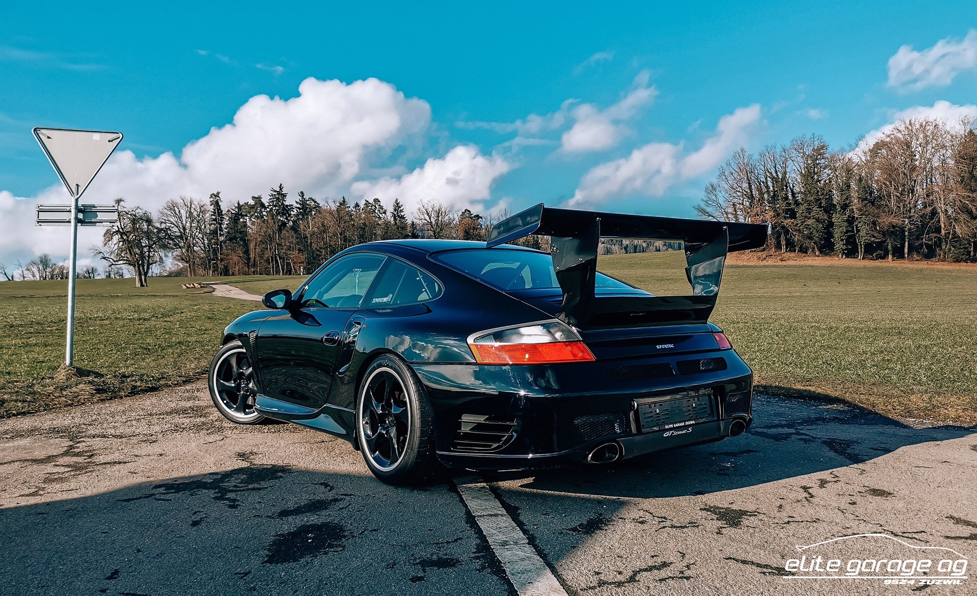 PORSCHE 911 GT2 Clubsport-image-7