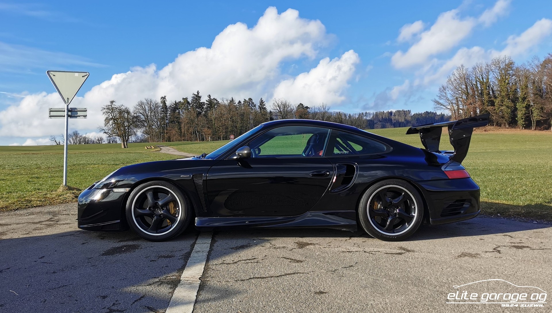 PORSCHE 911 GT2 Clubsport-image-4