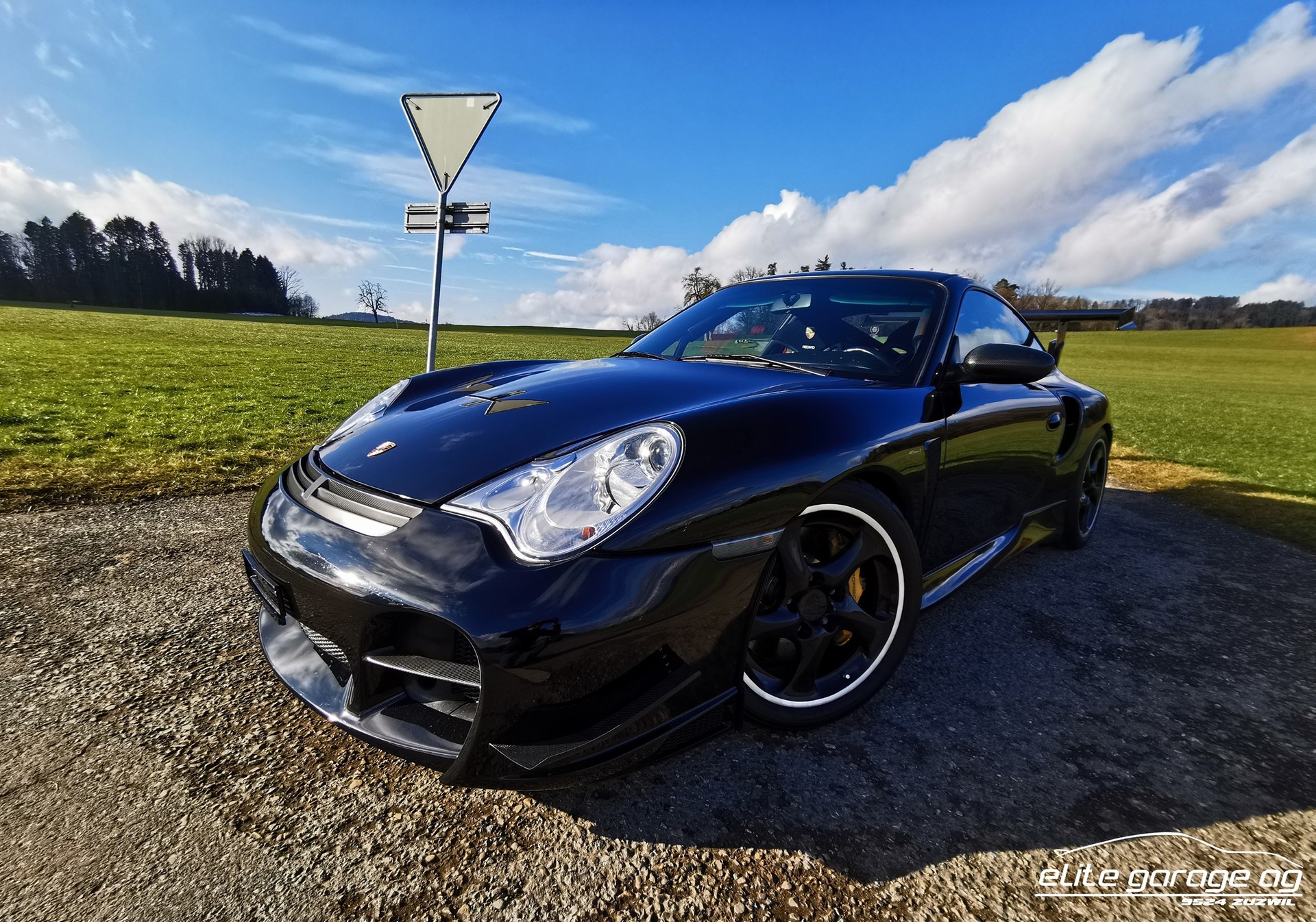 PORSCHE 911 GT2 Clubsport-image-3