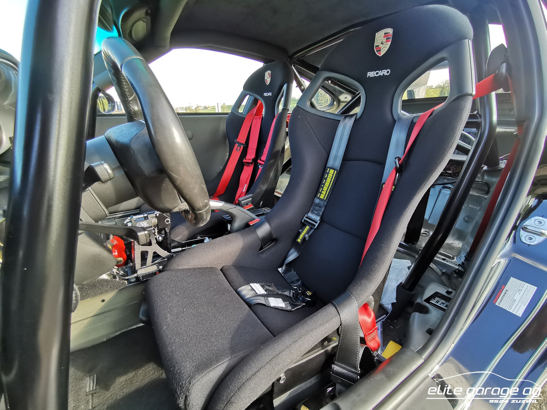 PORSCHE 911 GT2 Clubsport-image-9