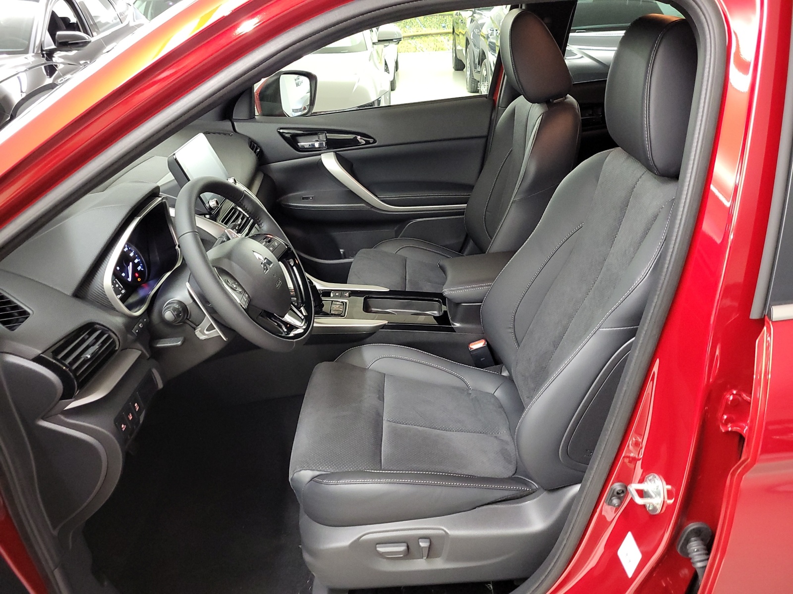 MITSUBISHI Eclipse Cross 2.4 PHEV Invite 4x4-image-15