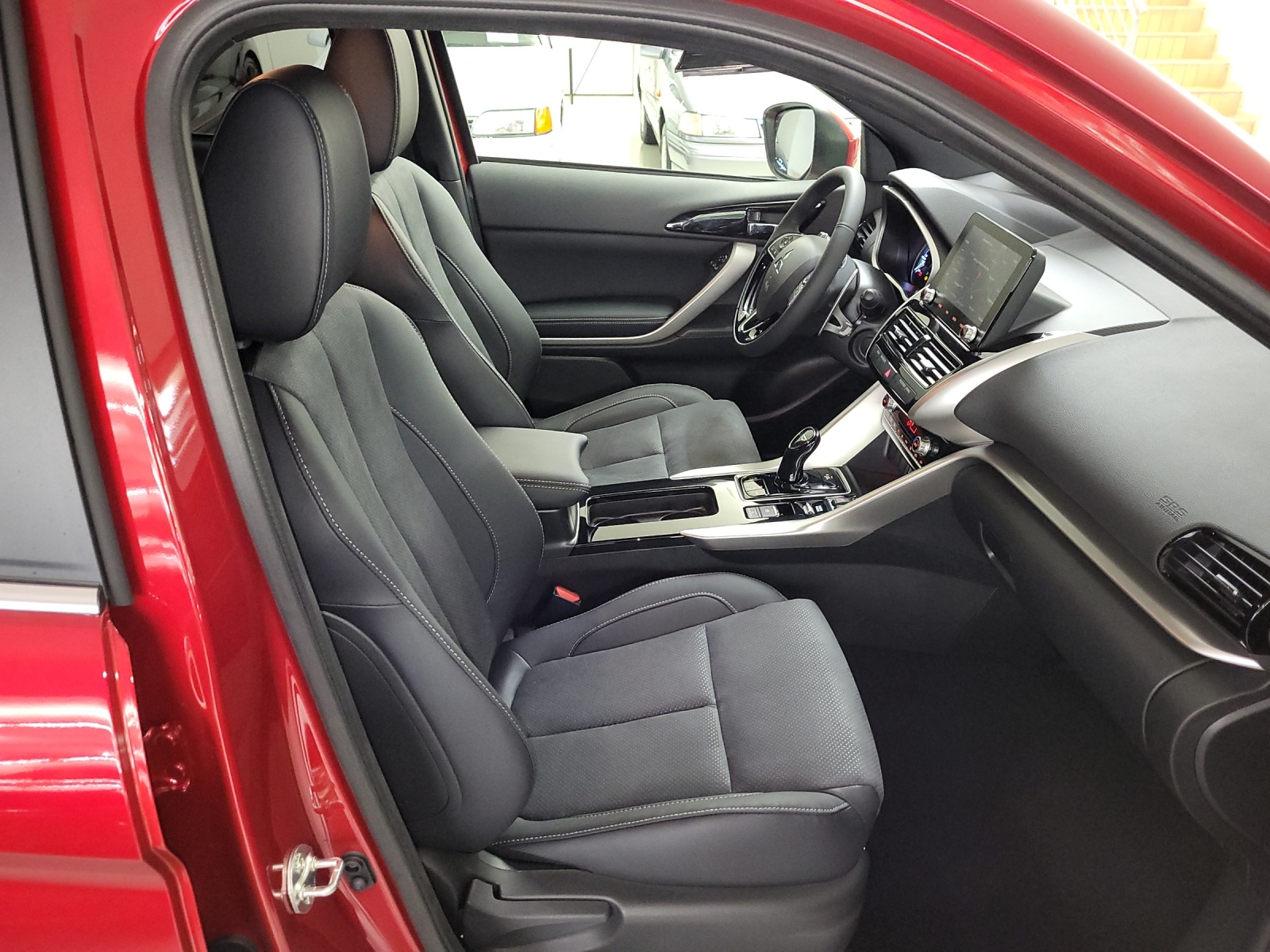 MITSUBISHI Eclipse Cross 2.4 PHEV Invite 4x4-image-8