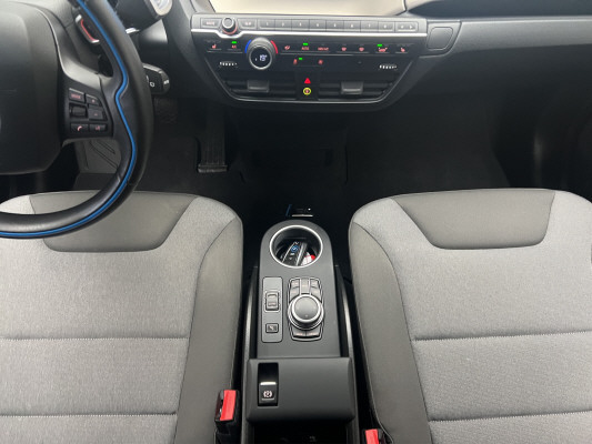BMW i3s (120Ah) Fleet Edition-image-11