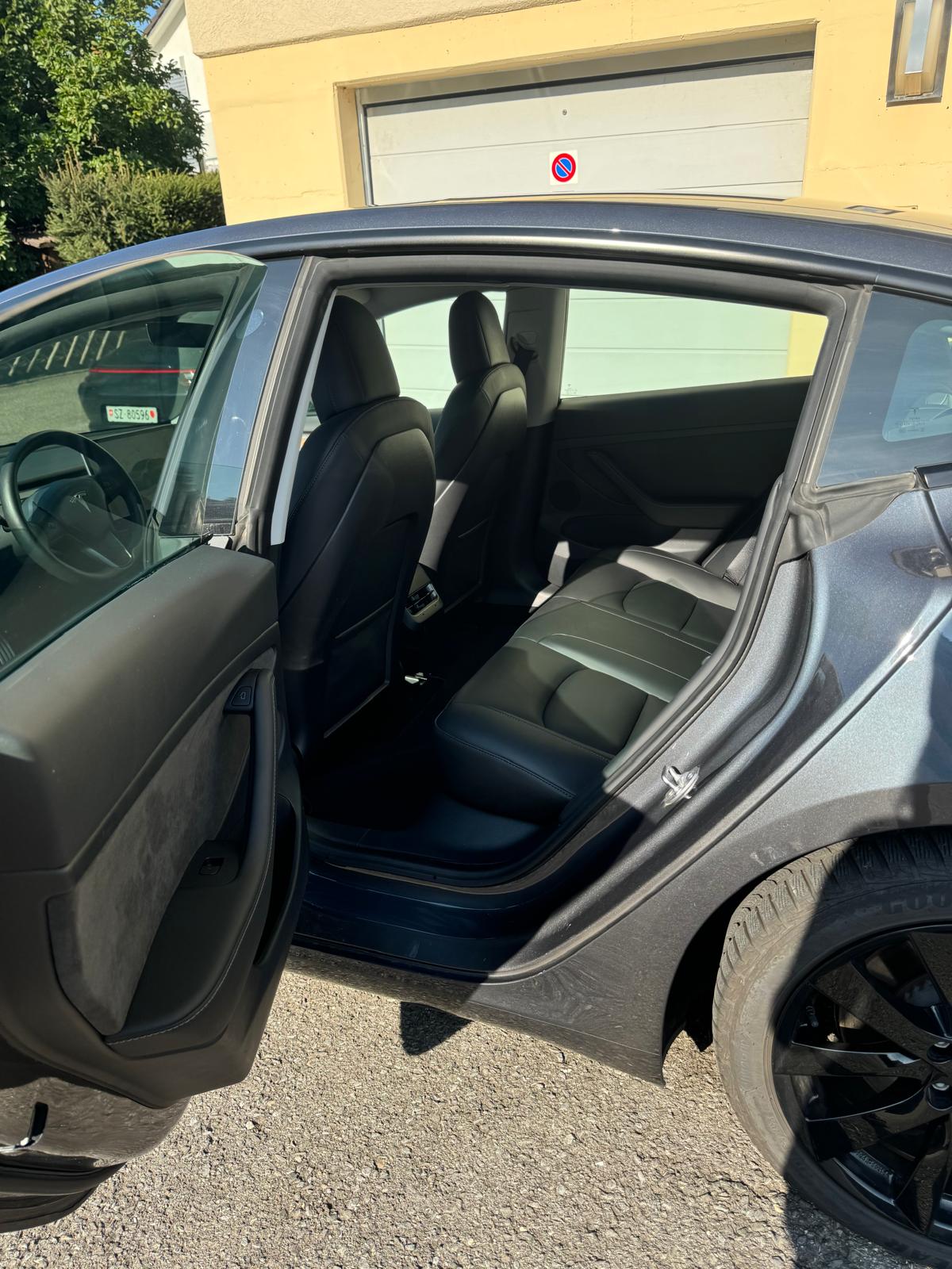 TESLA Model 3 Performance Dual Motor AWD-image-3