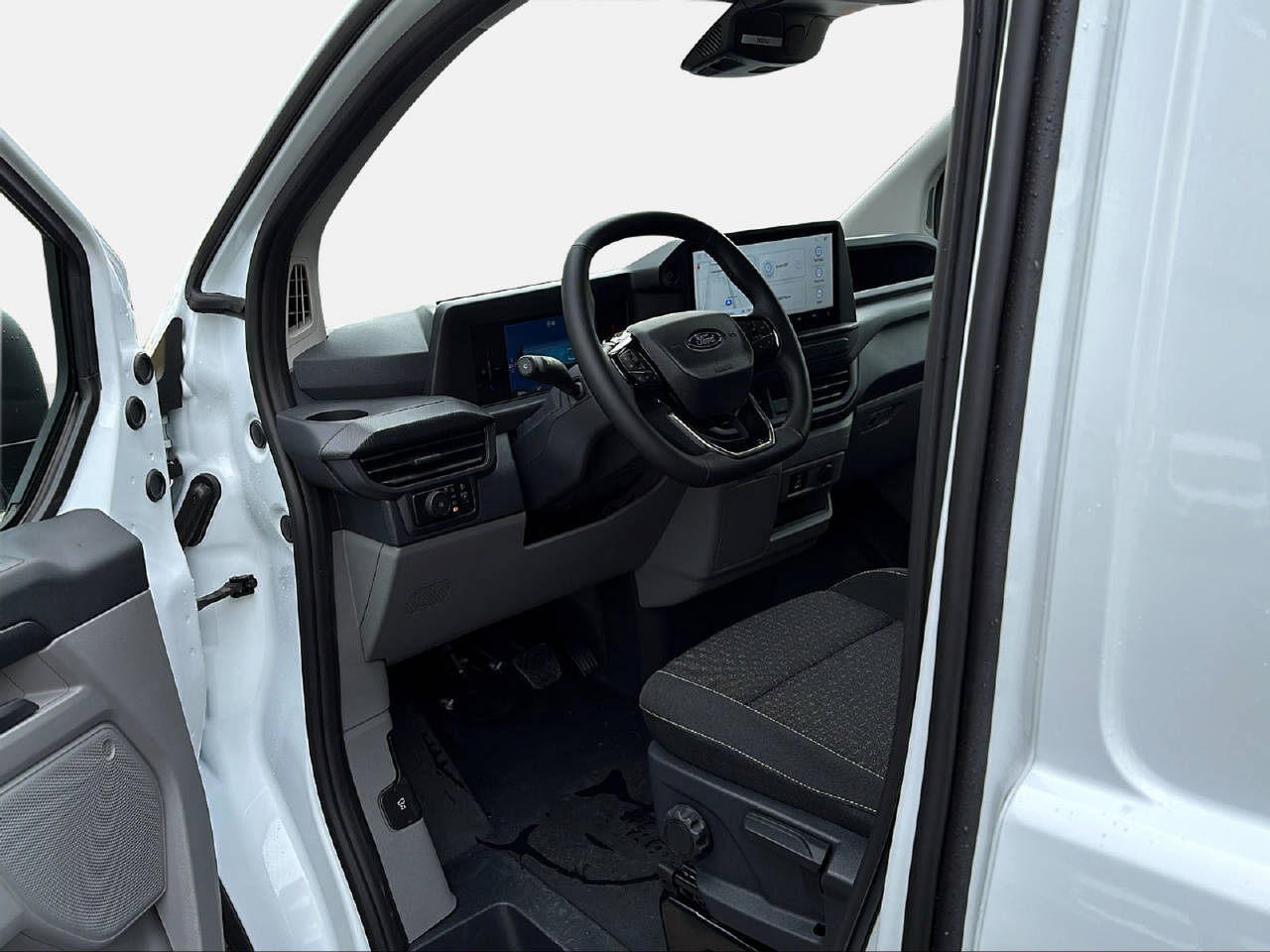 FORD E-Transit C Van 320 L1 74 kWh Trend-image-8