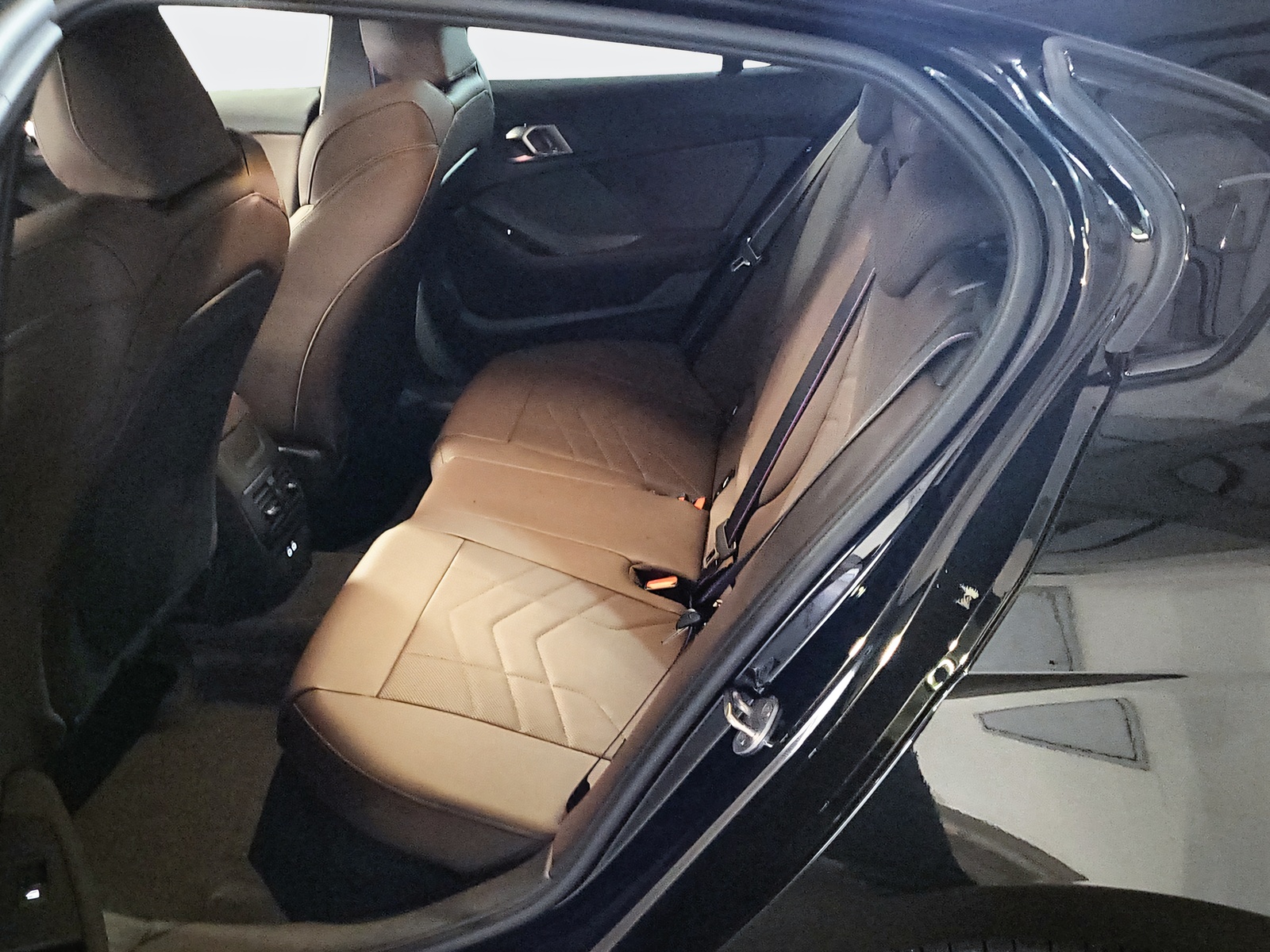 BMW 120d M Sport Pro Steptronic-image-16